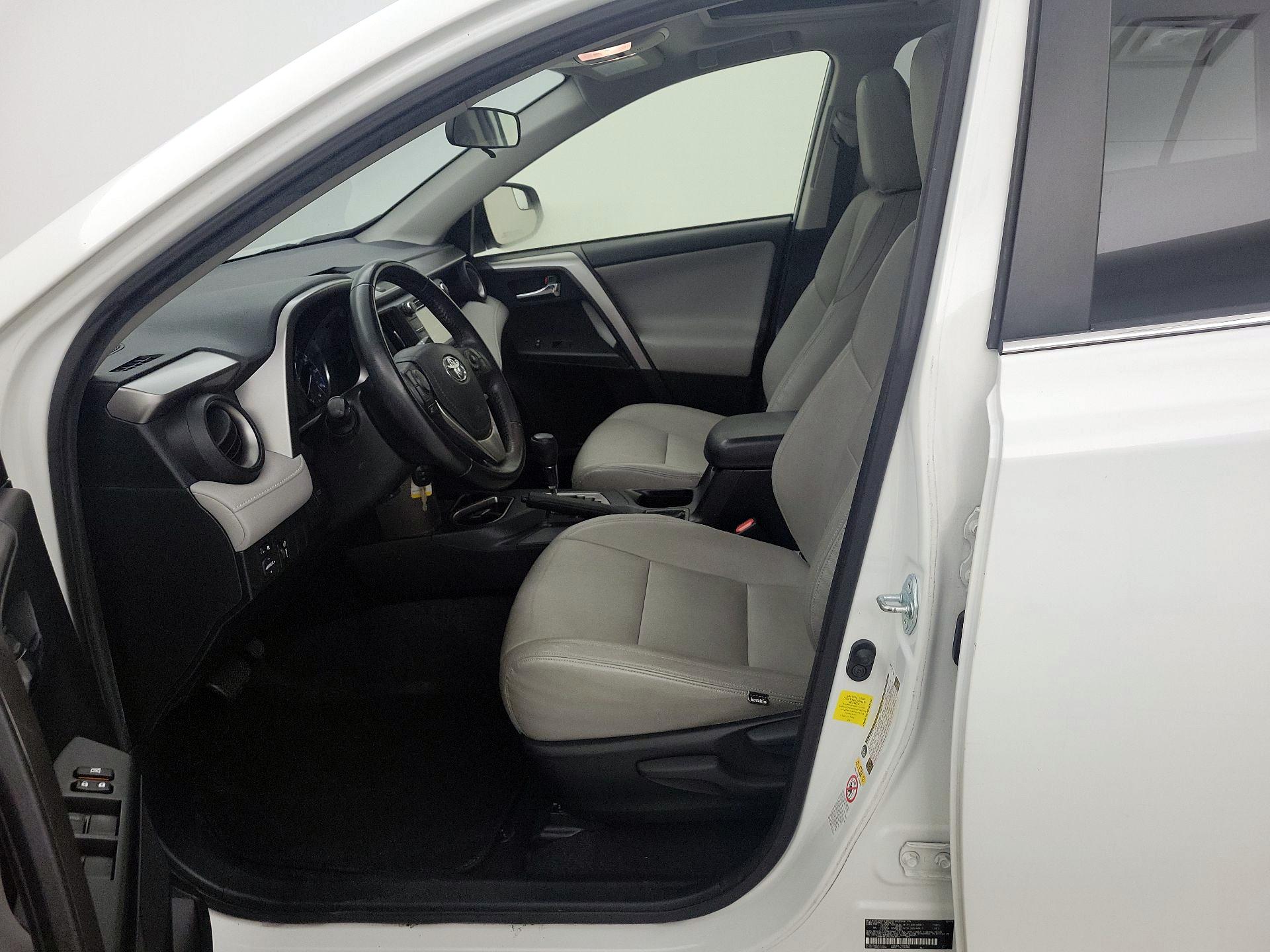 Thumbnail: 2016 Toyota RAV4 - 11