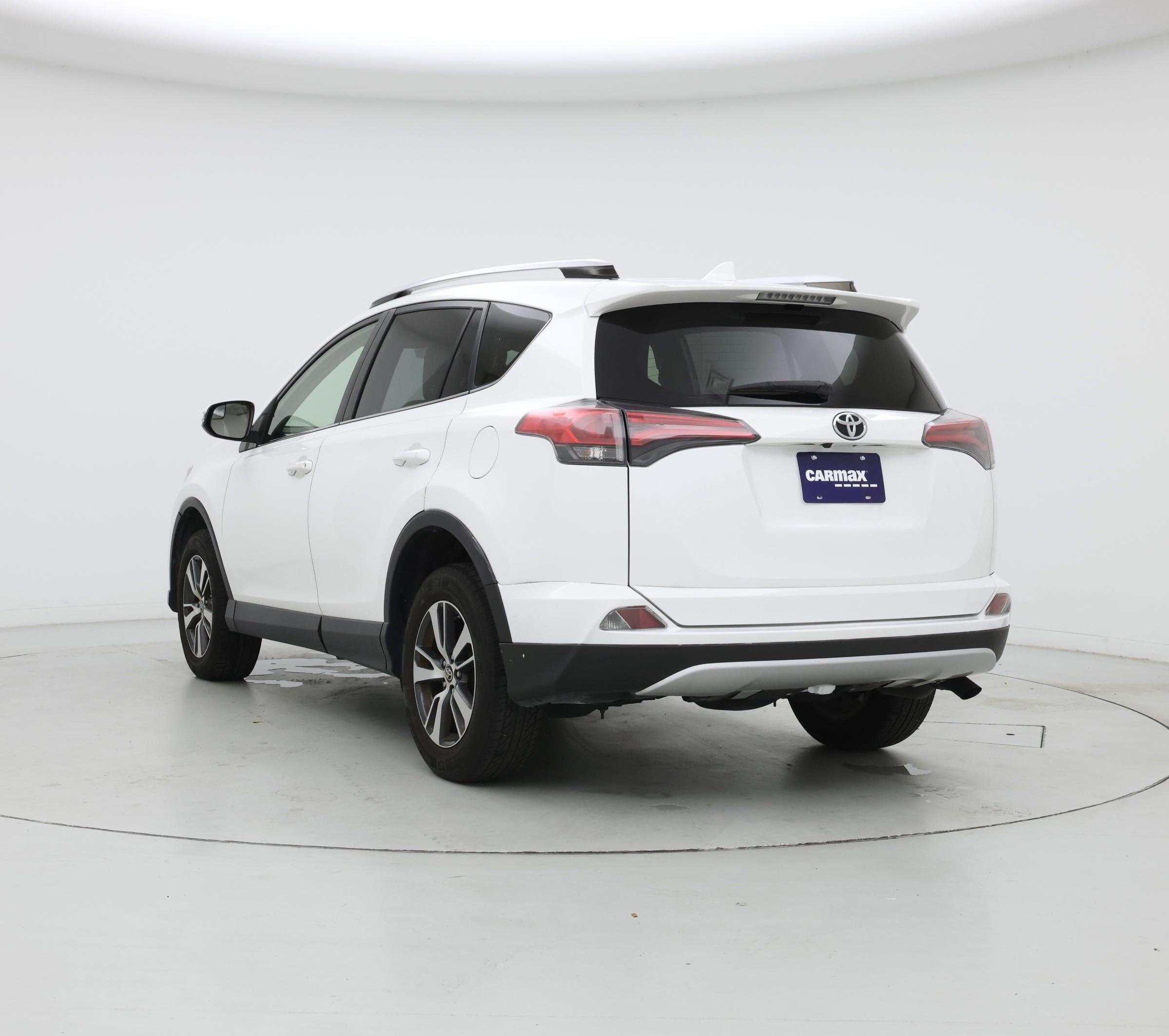 Thumbnail: 2016 Toyota RAV4 - 2