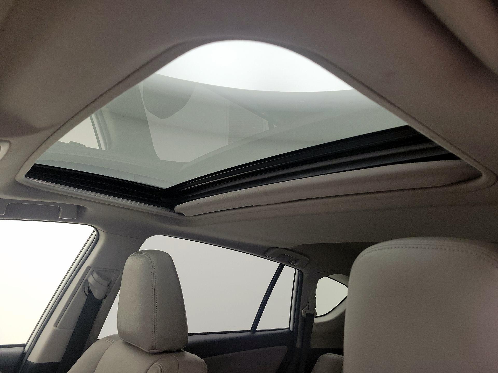 Thumbnail: 2016 Toyota RAV4 - 19
