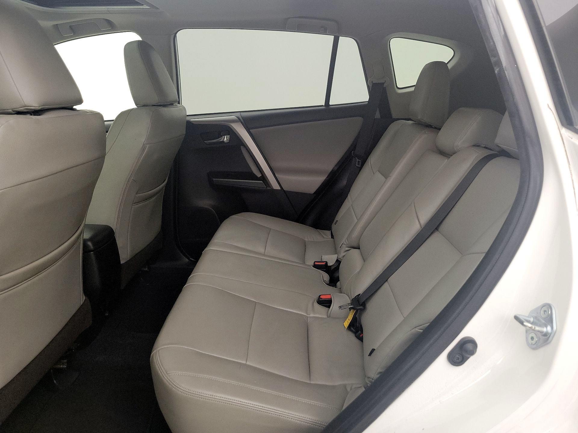 Thumbnail: 2016 Toyota RAV4 - 20
