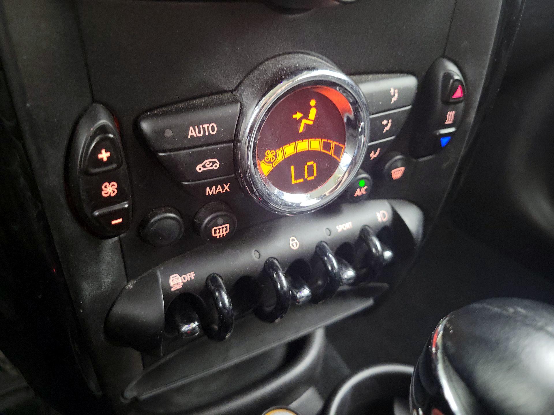 Thumbnail: 2016 MINI Cooper Countryman - 14