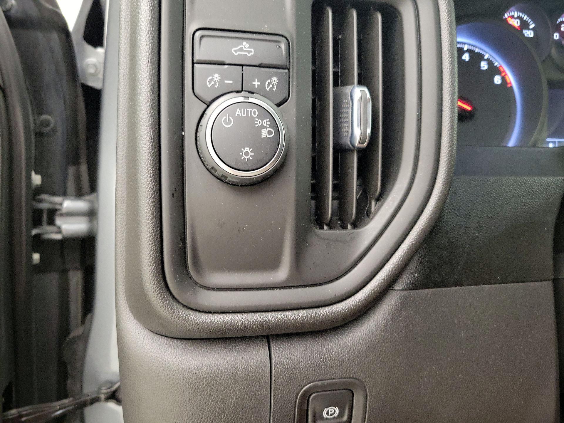 Thumbnail: 2021 Chevrolet Silverado 1500 - 13