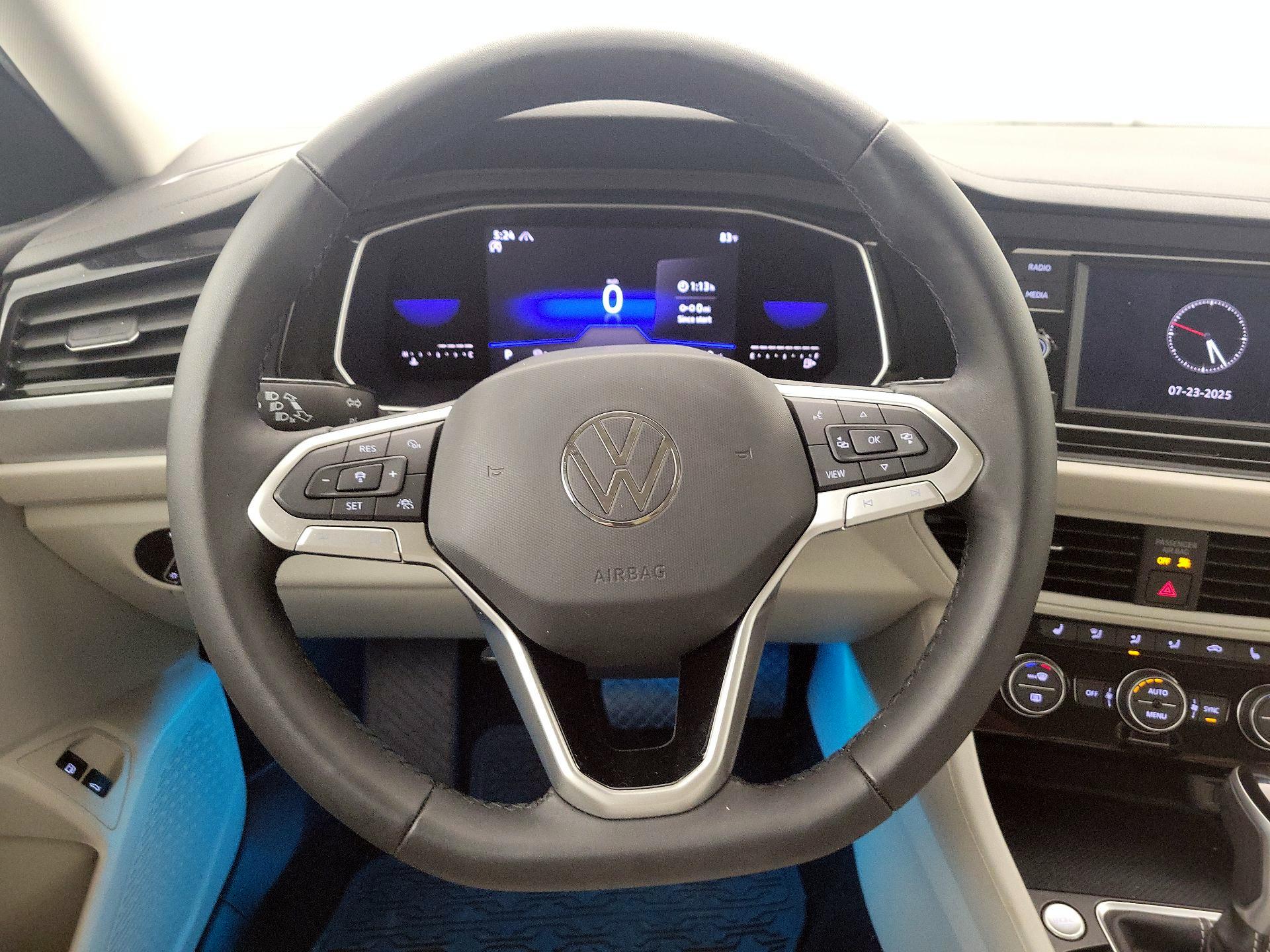 Thumbnail: 2022 Volkswagen Jetta - 10