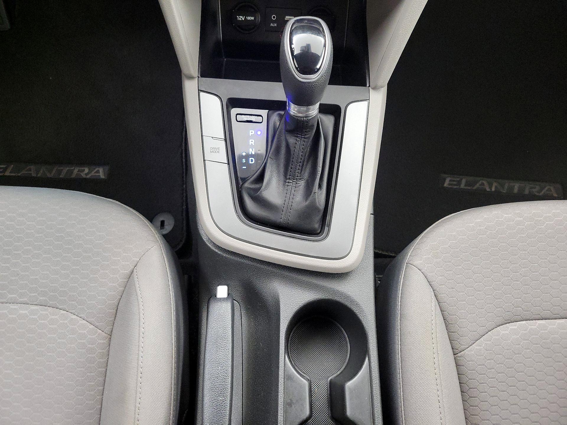 Thumbnail: 2020 Hyundai Elantra - 17