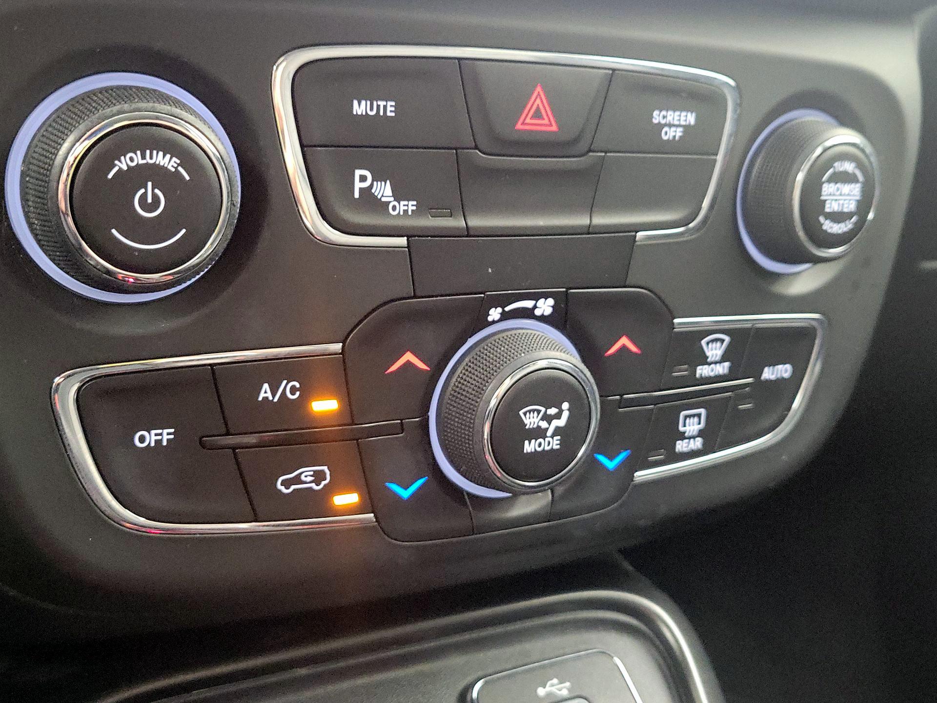 Thumbnail: 2018 Jeep Compass - 16