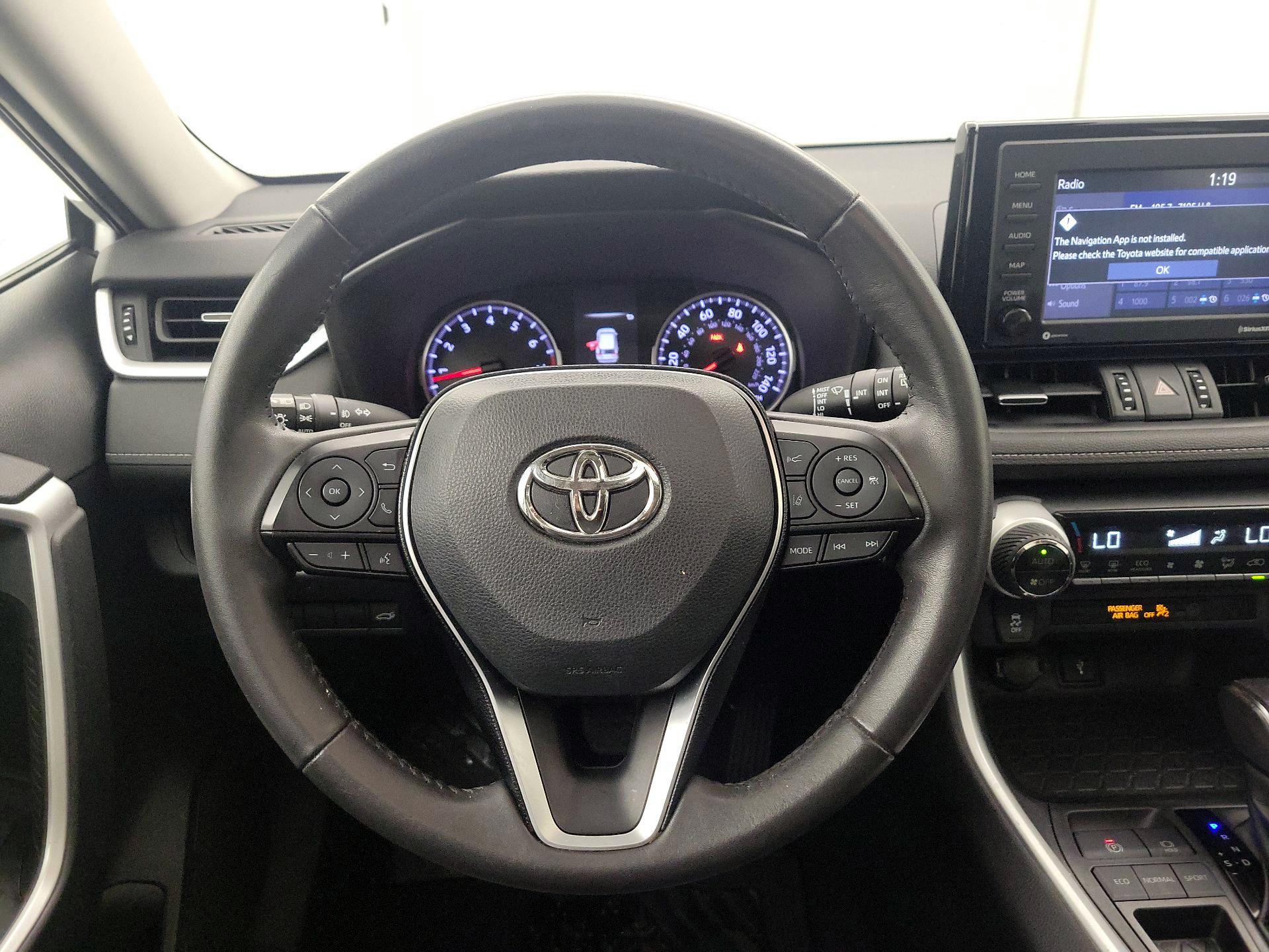Thumbnail: 2020 Toyota RAV4 - 10