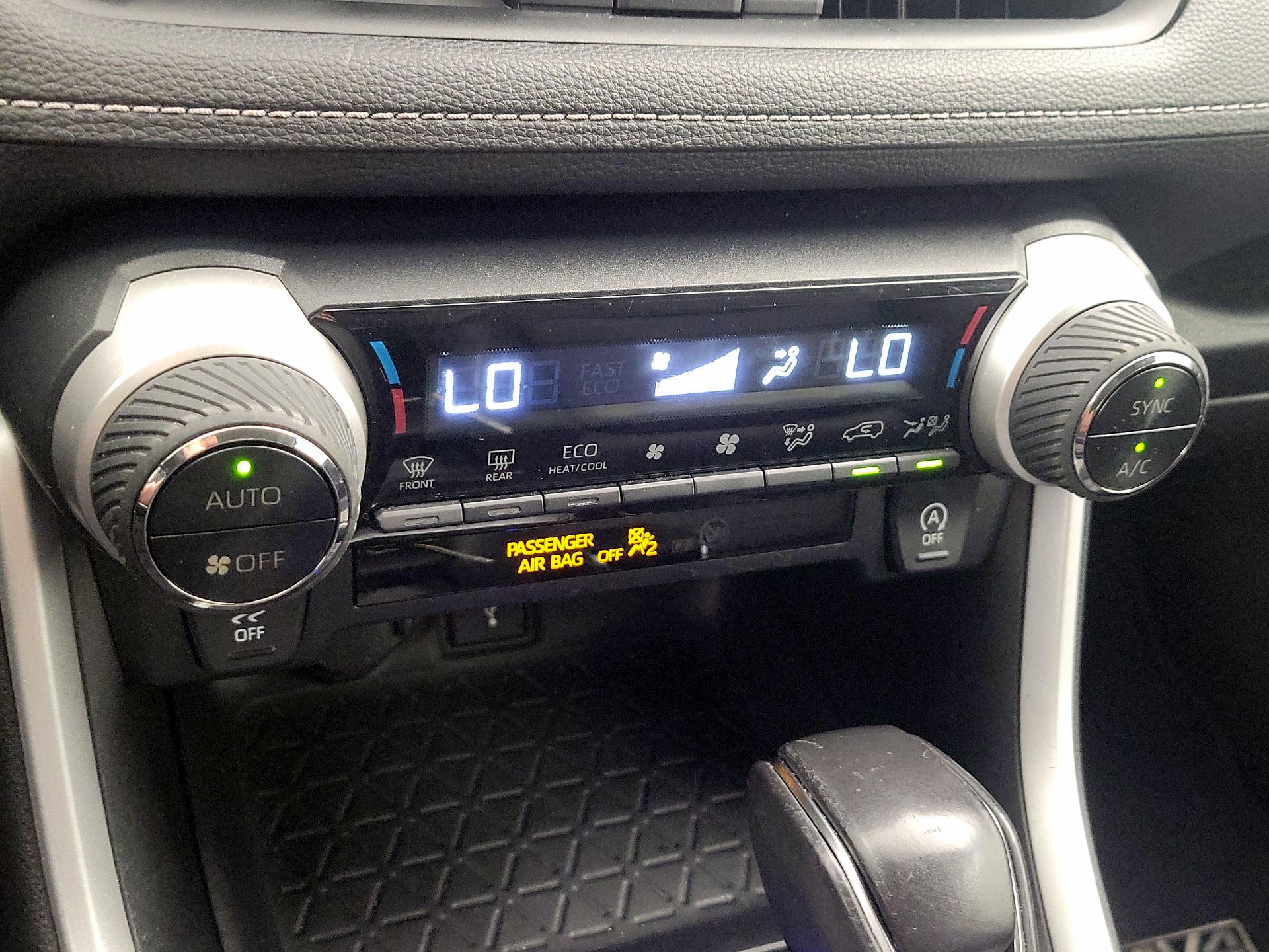 Thumbnail: 2020 Toyota RAV4 - 16