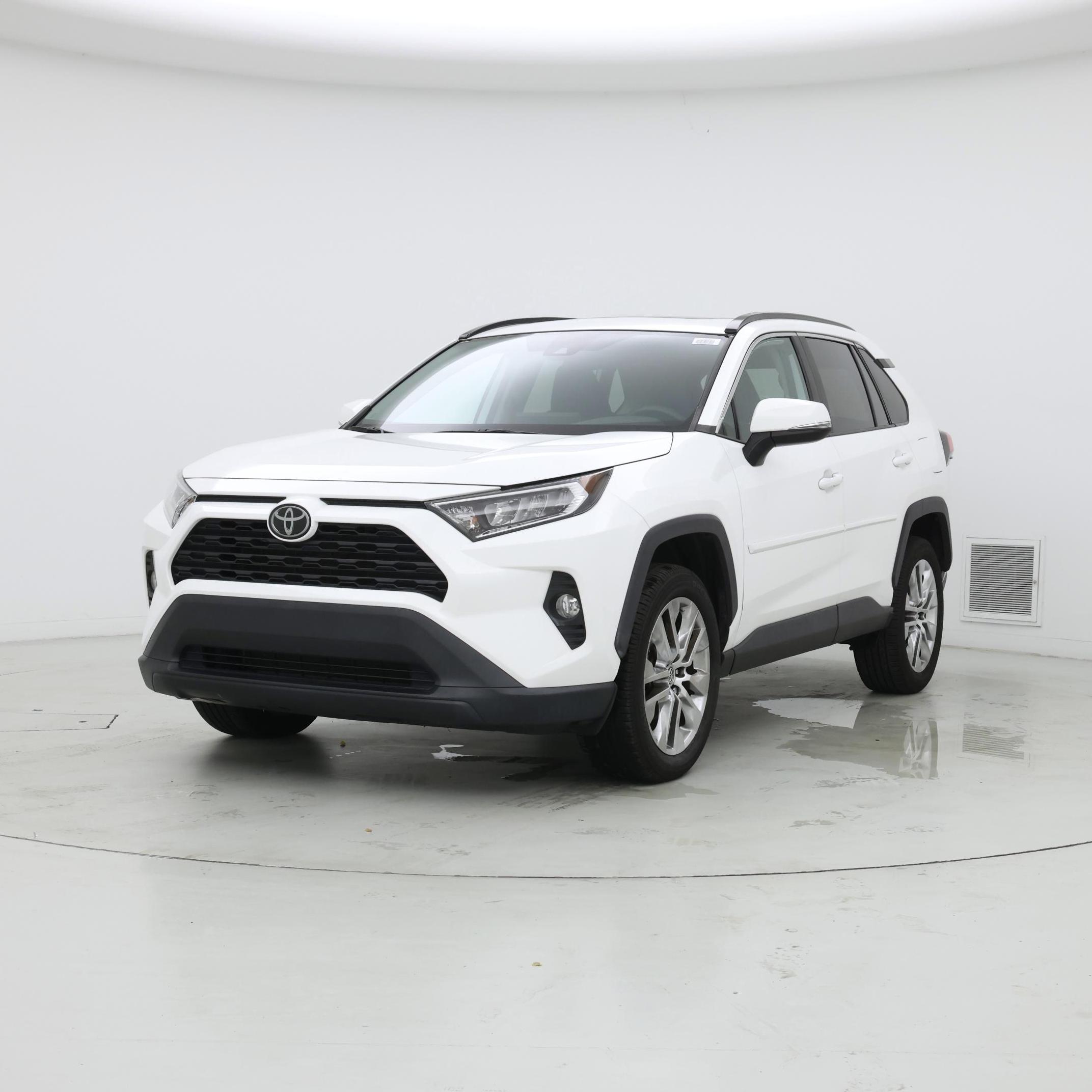 Thumbnail: 2020 Toyota RAV4 - 4