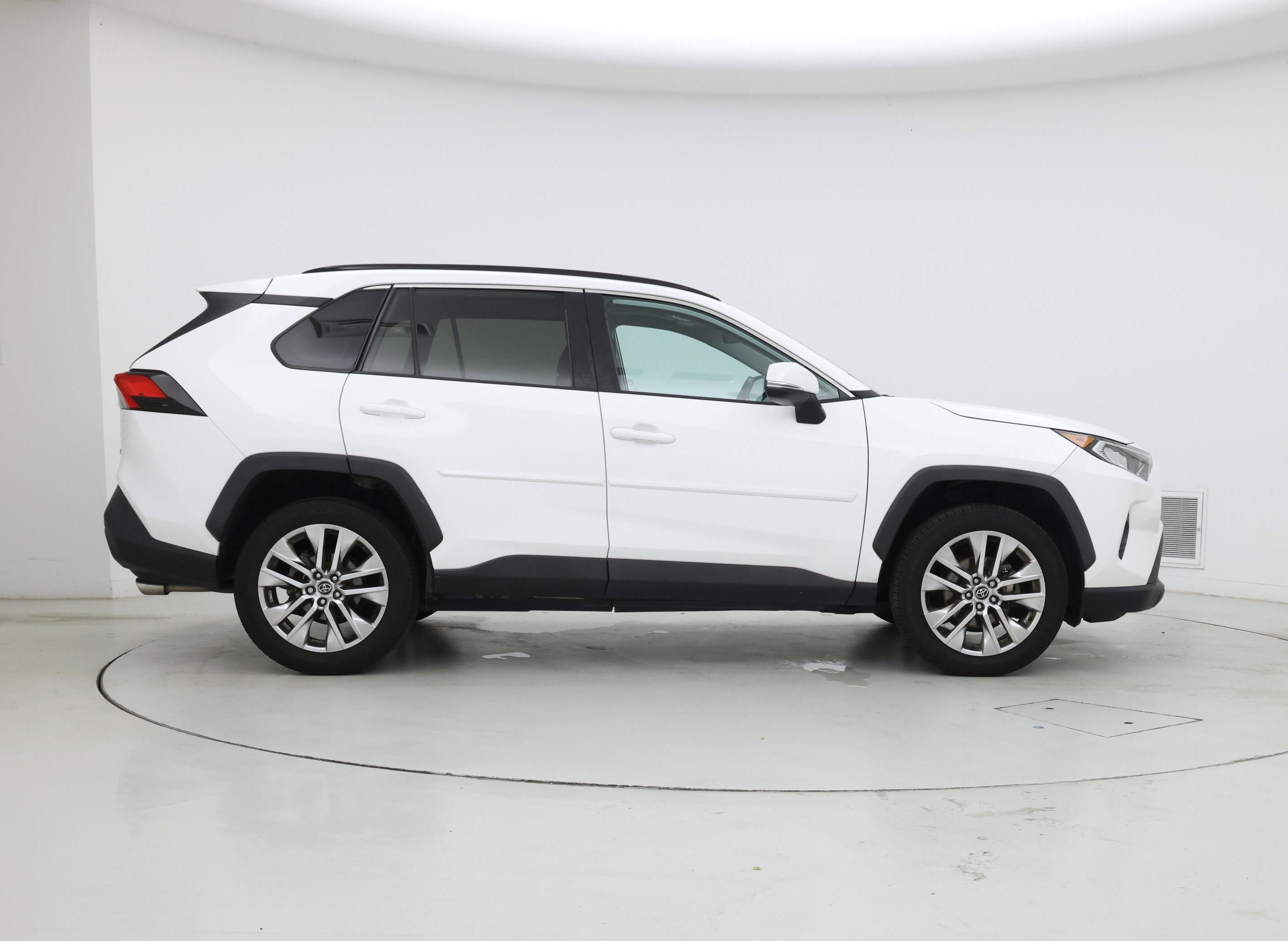 Thumbnail: 2020 Toyota RAV4 - 7