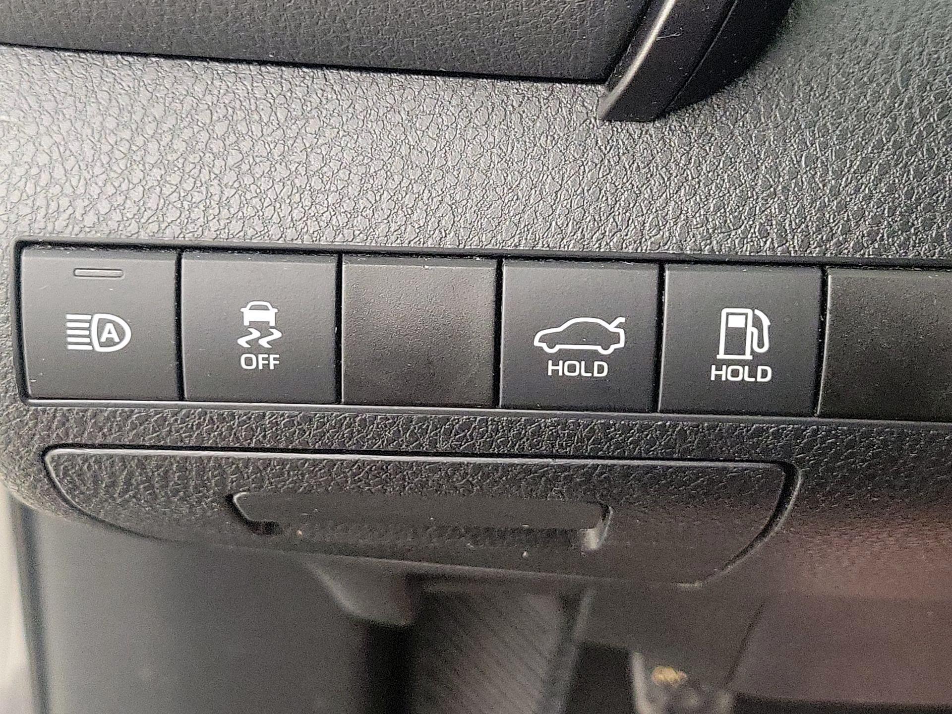 Thumbnail: 2019 Toyota Camry - 13