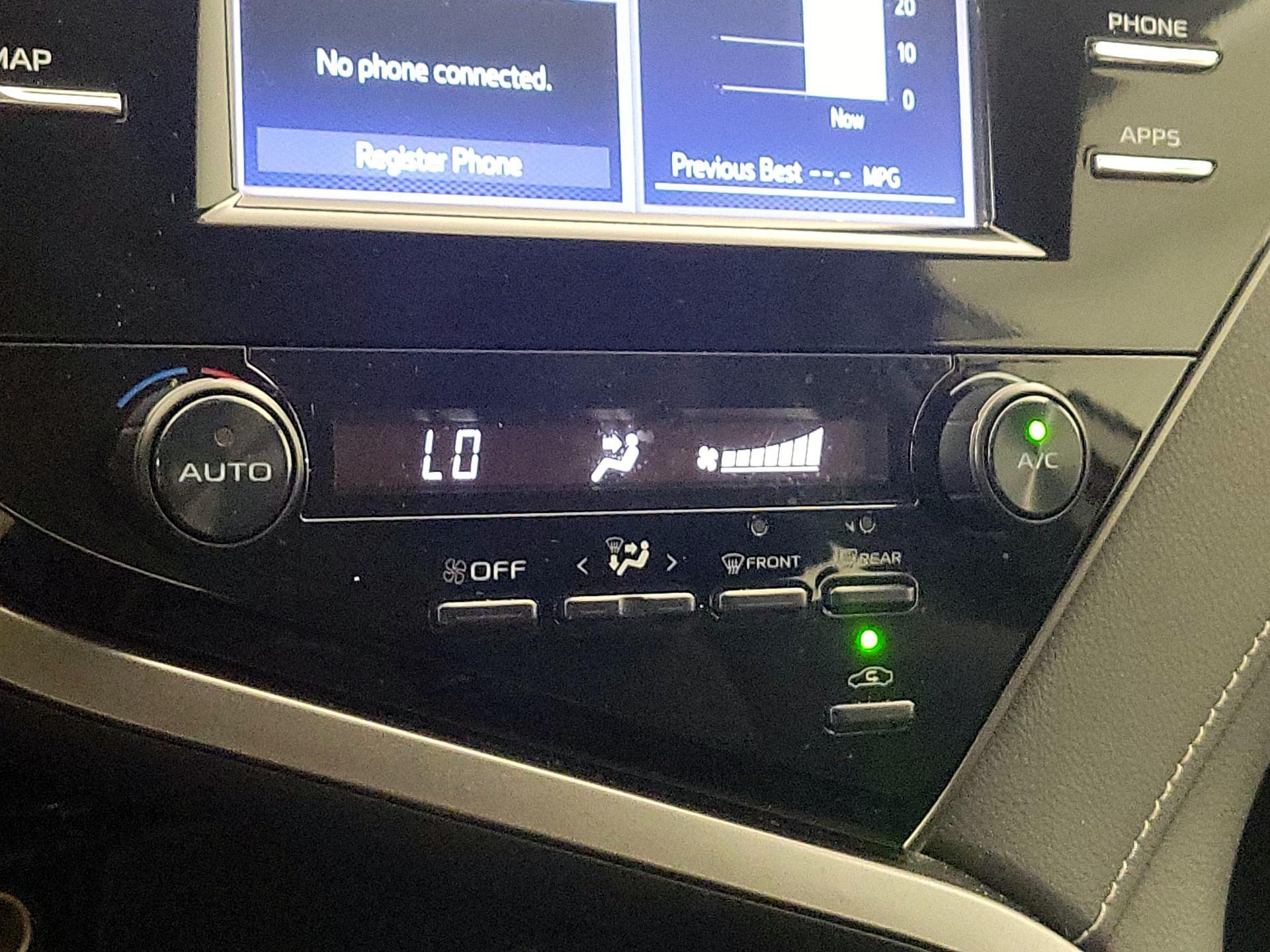 Thumbnail: 2019 Toyota Camry - 16