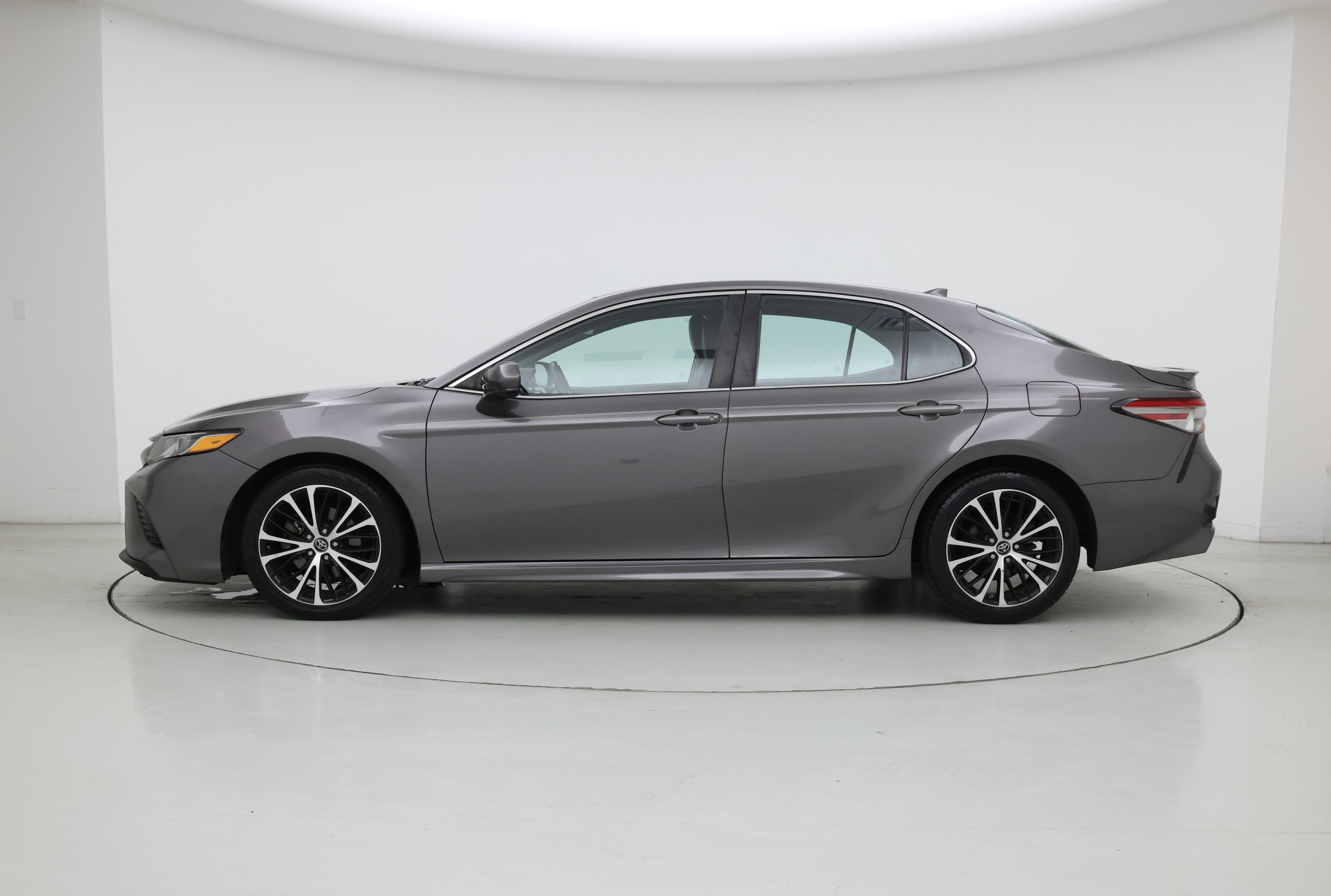 Thumbnail: 2019 Toyota Camry - 3