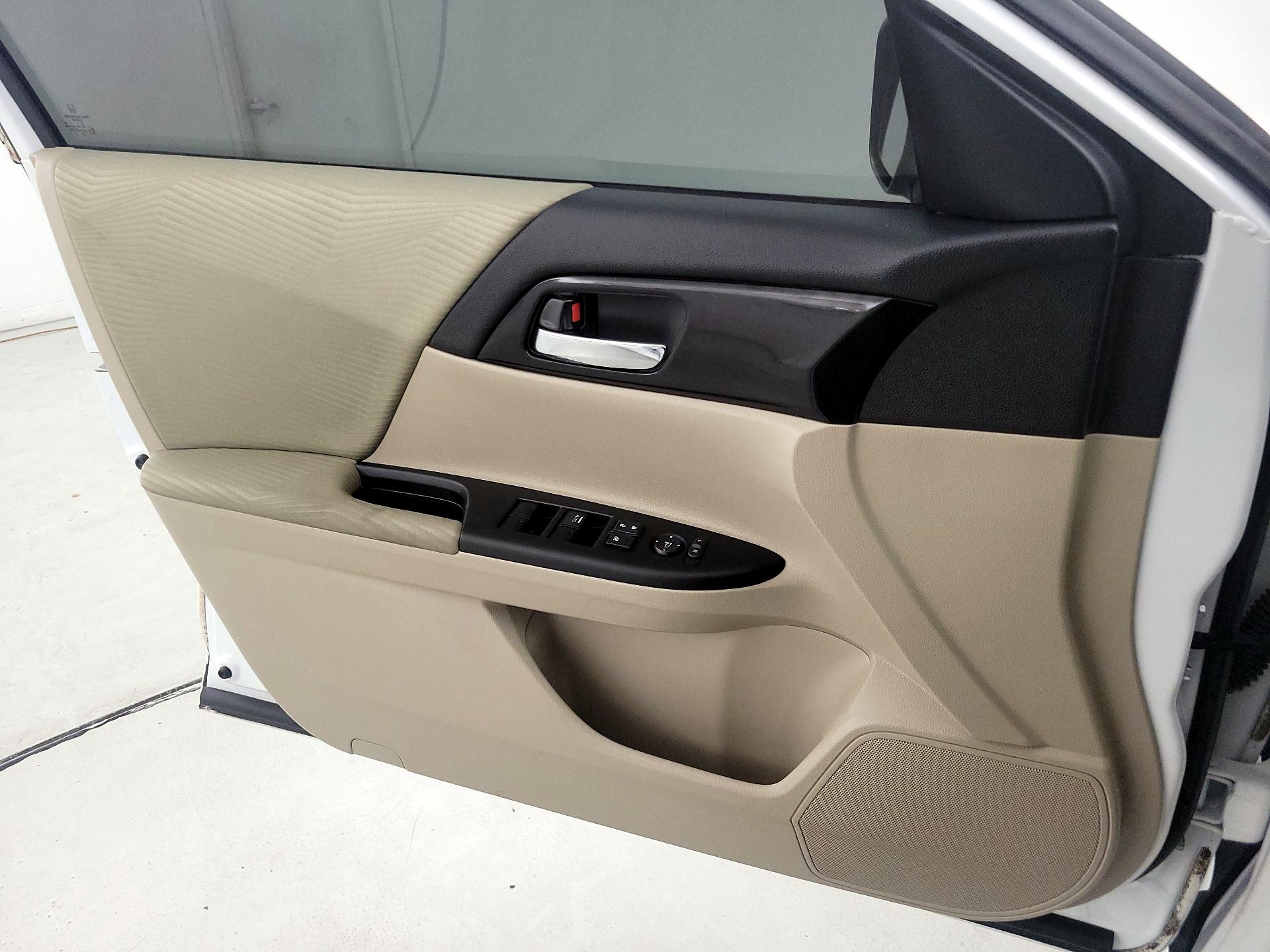 Thumbnail: 2016 Honda Accord - 12