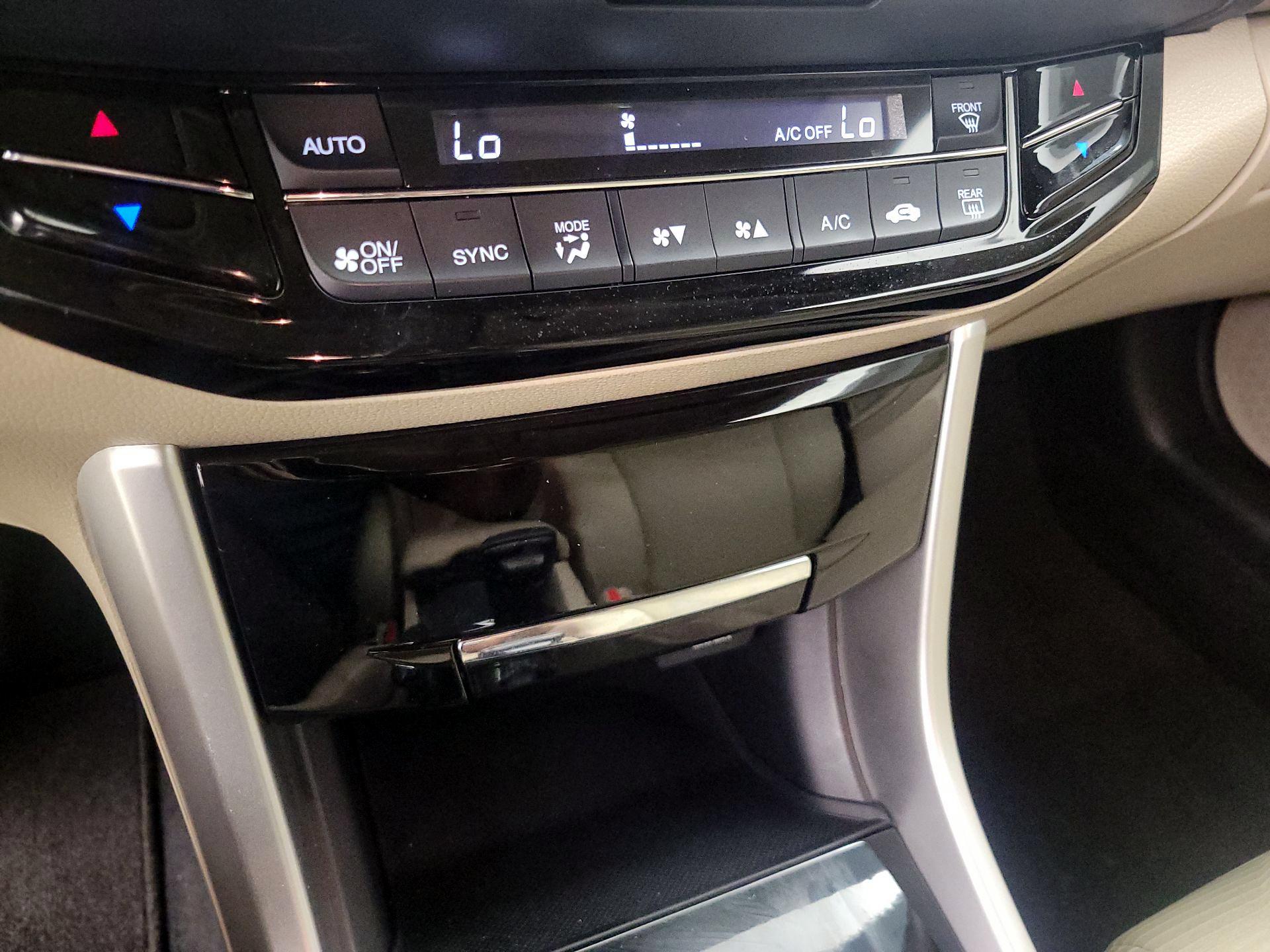 Thumbnail: 2016 Honda Accord - 16