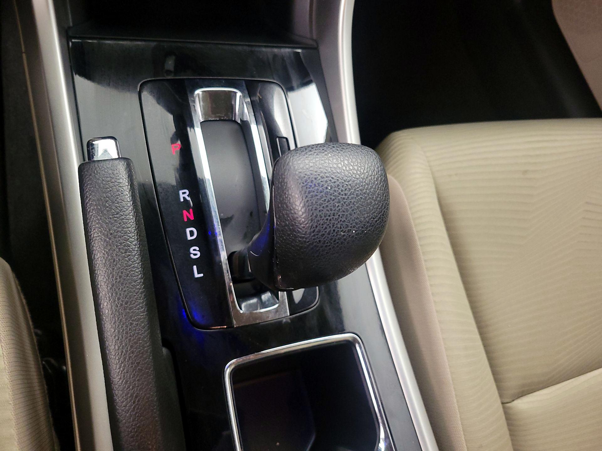 Thumbnail: 2016 Honda Accord - 17