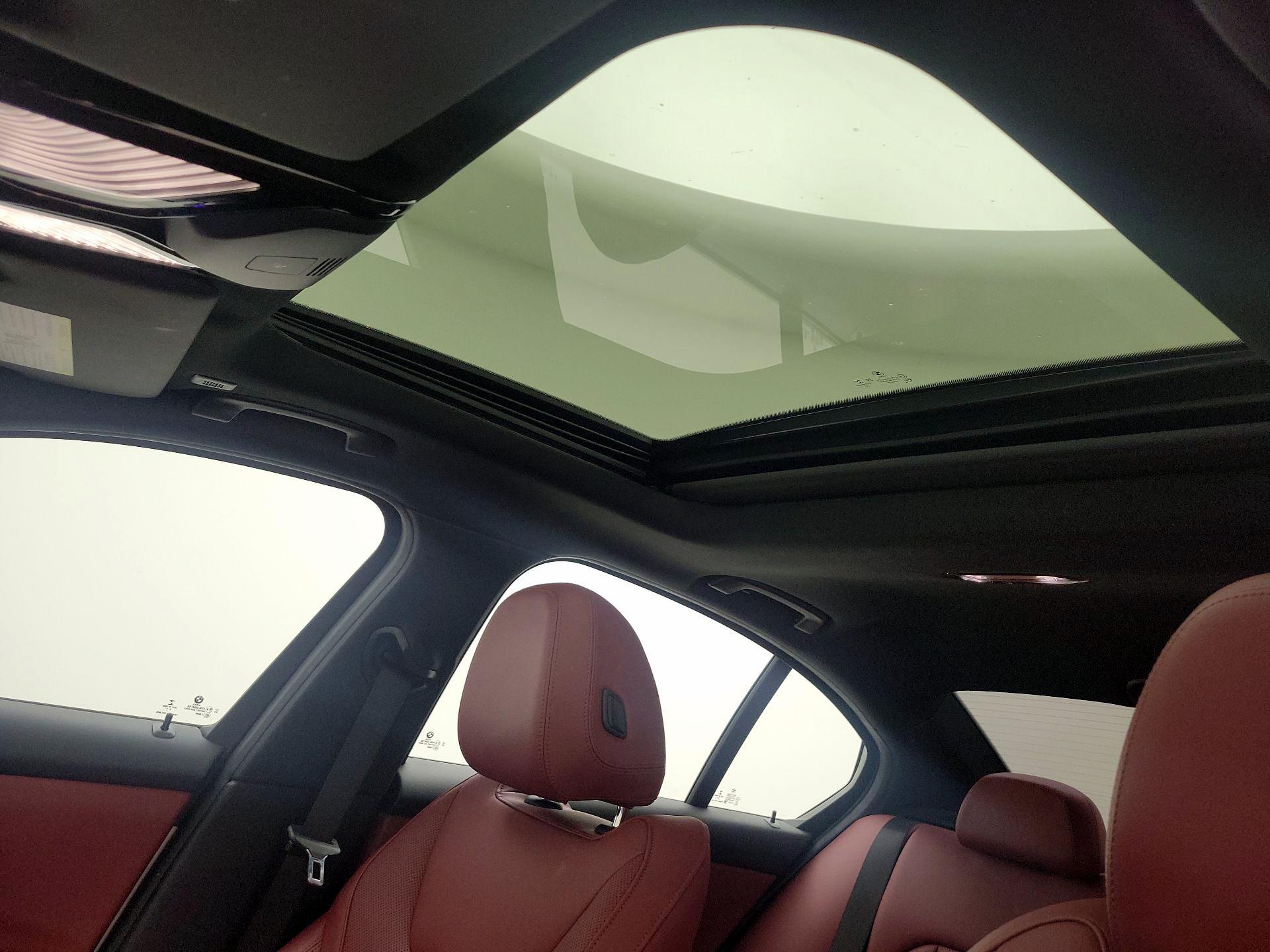 Thumbnail: 2022 BMW 3 Series - 20