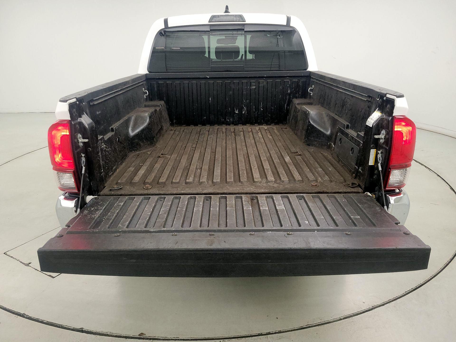 Thumbnail: 2021 Toyota Tacoma - 20