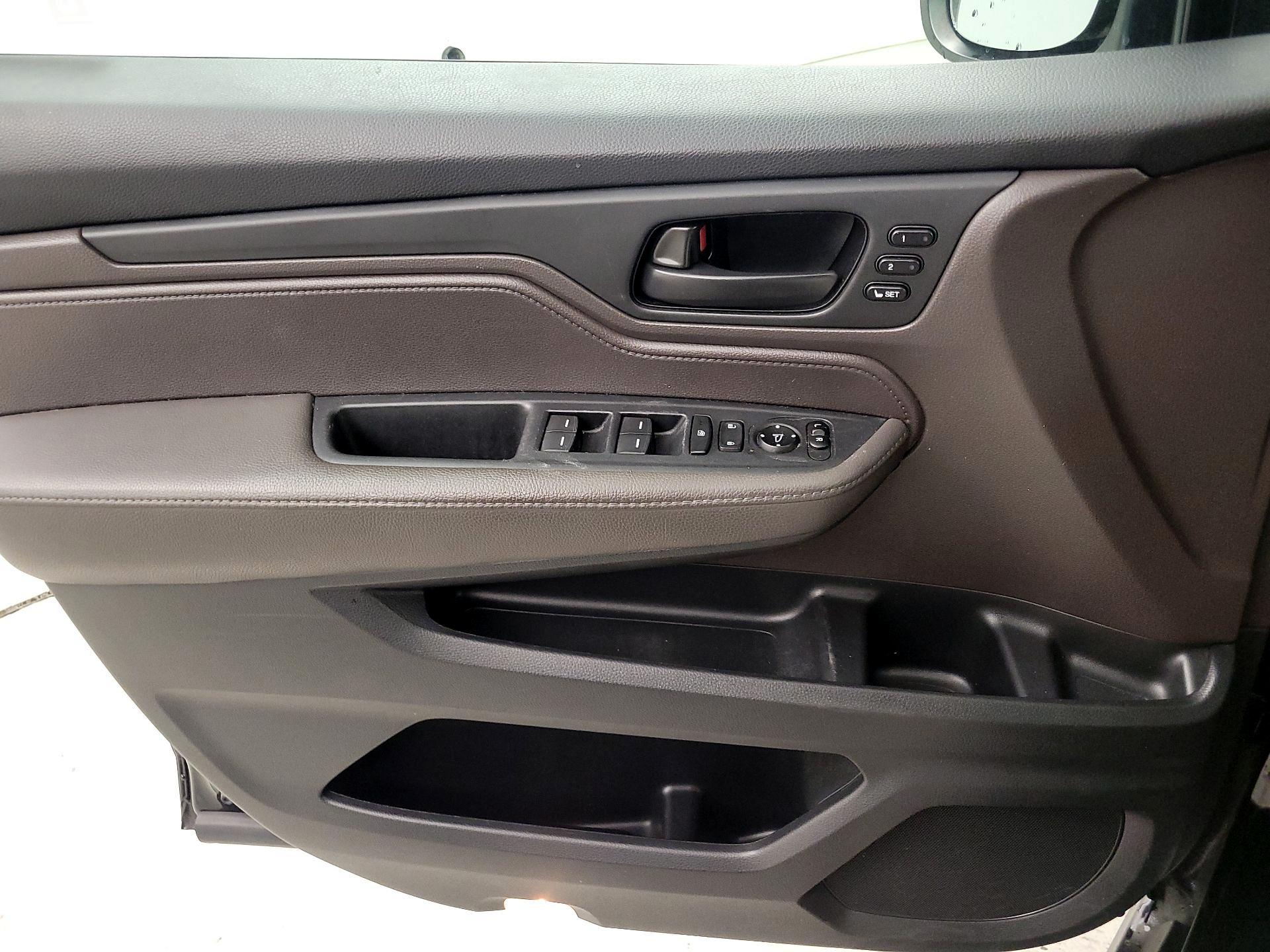 Thumbnail: 2019 Honda Odyssey - 12