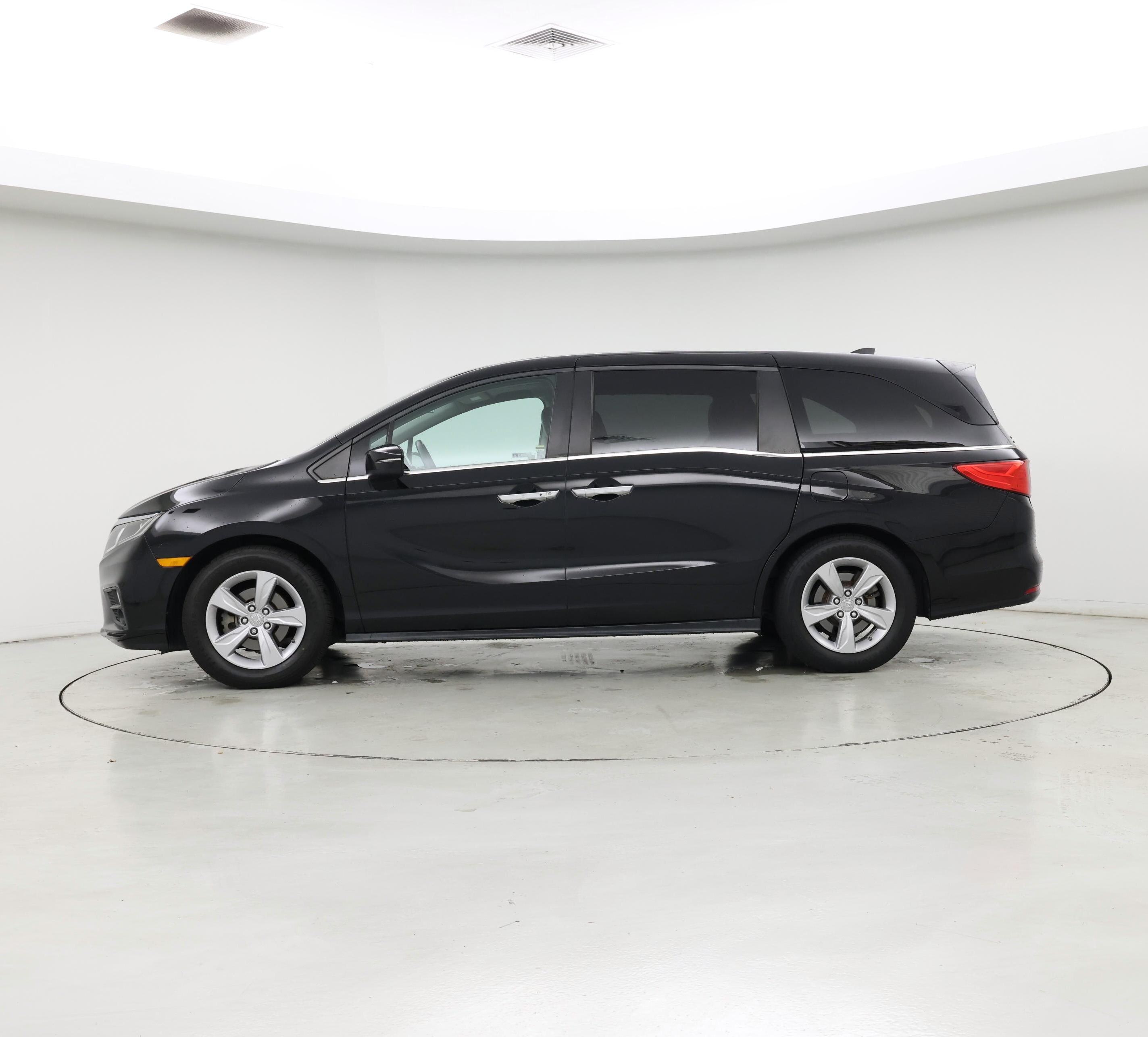 Thumbnail: 2019 Honda Odyssey - 3