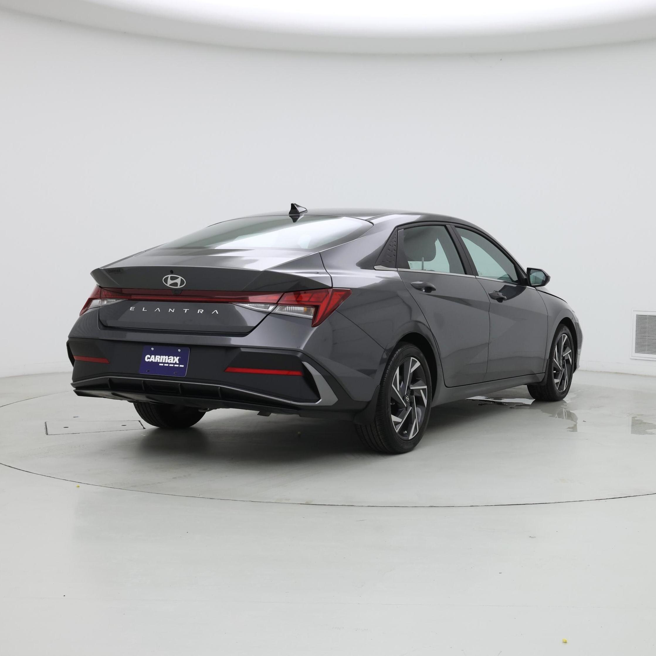 Thumbnail: 2024 Hyundai Elantra - 8