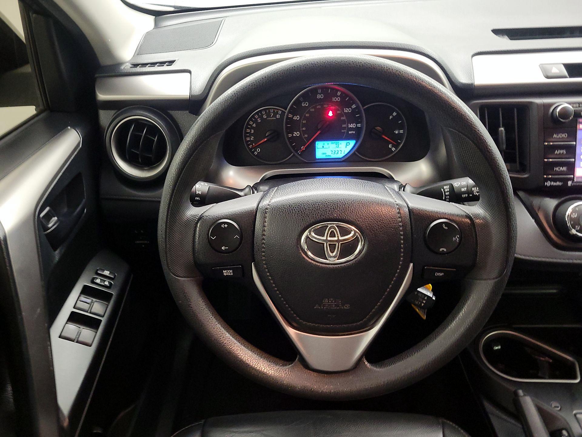 Thumbnail: 2016 Toyota RAV4 - 10