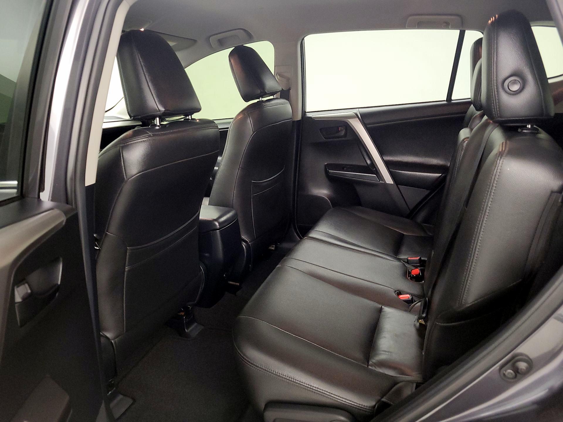 Thumbnail: 2016 Toyota RAV4 - 19