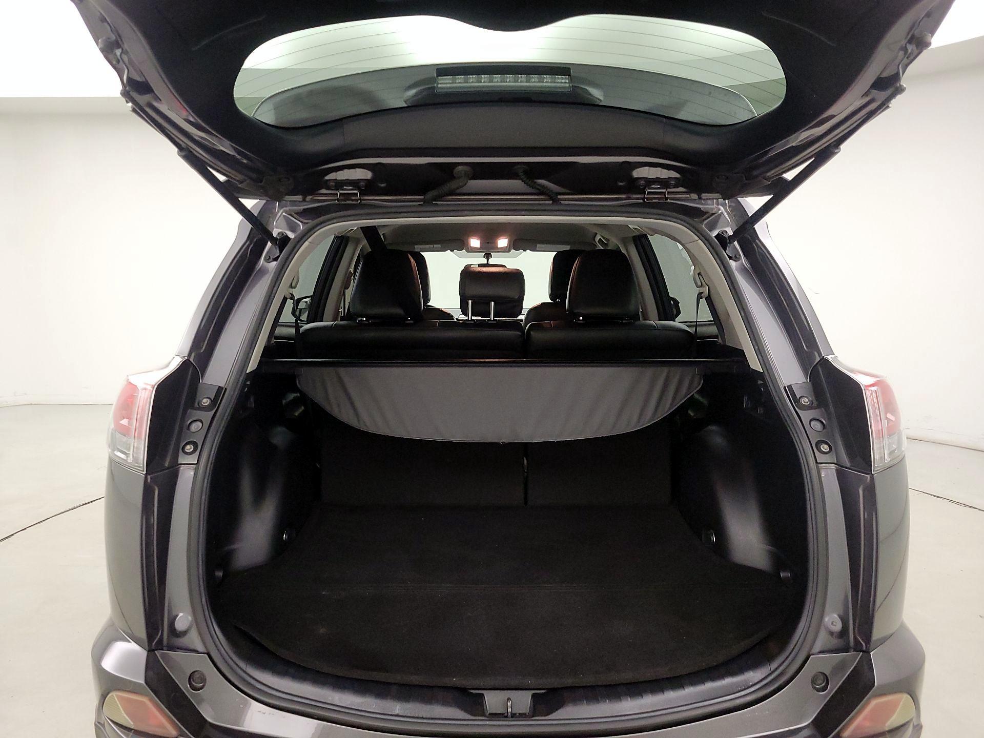 Thumbnail: 2016 Toyota RAV4 - 20