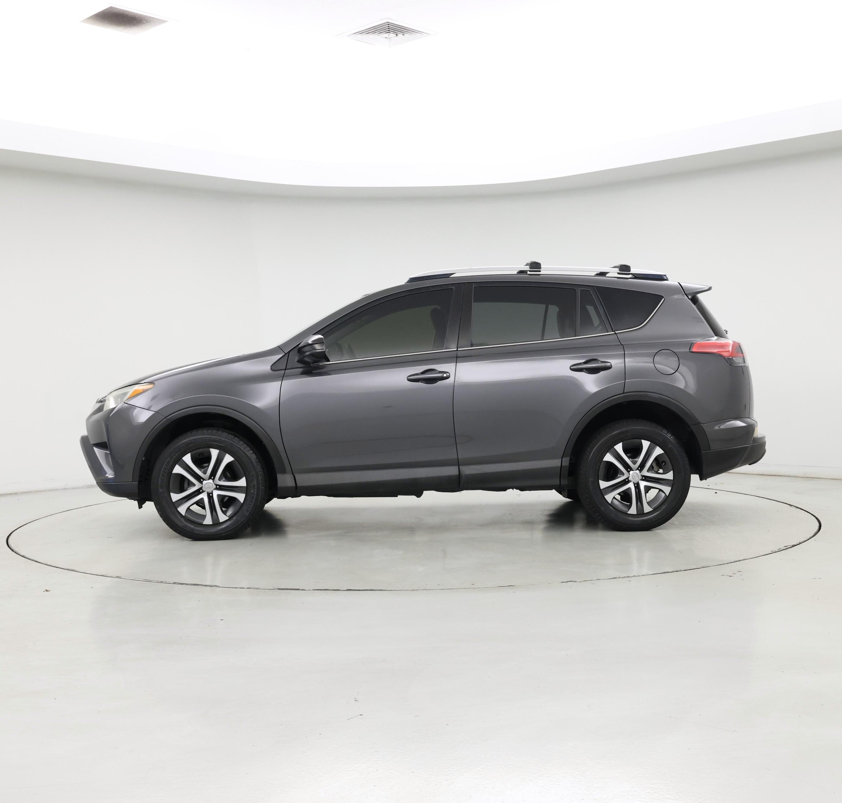 Thumbnail: 2016 Toyota RAV4 - 3