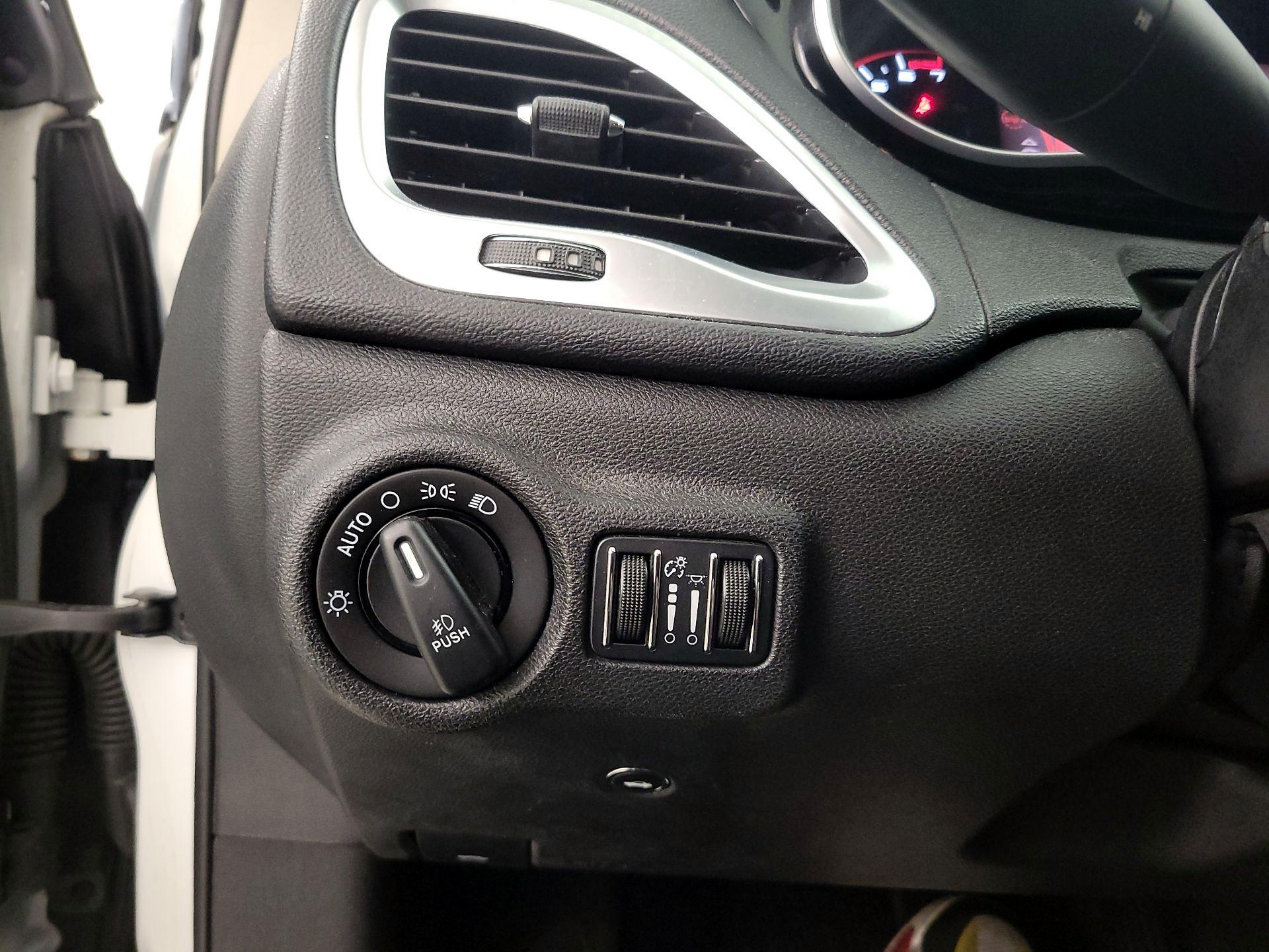 Thumbnail: 2016 Dodge Dart - 11