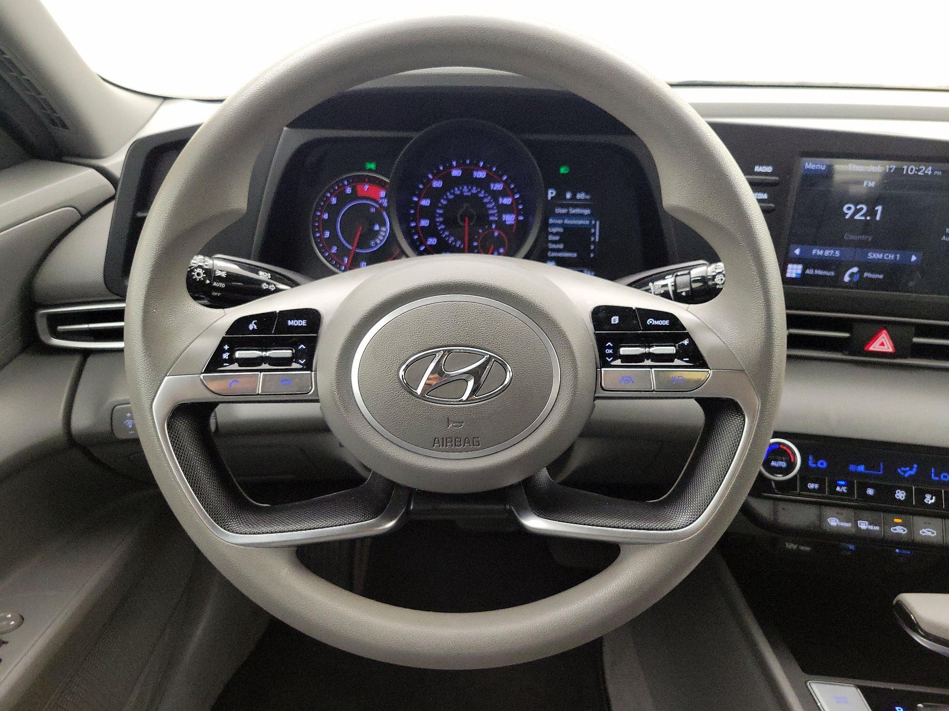 Thumbnail: 2022 Hyundai Elantra - 10