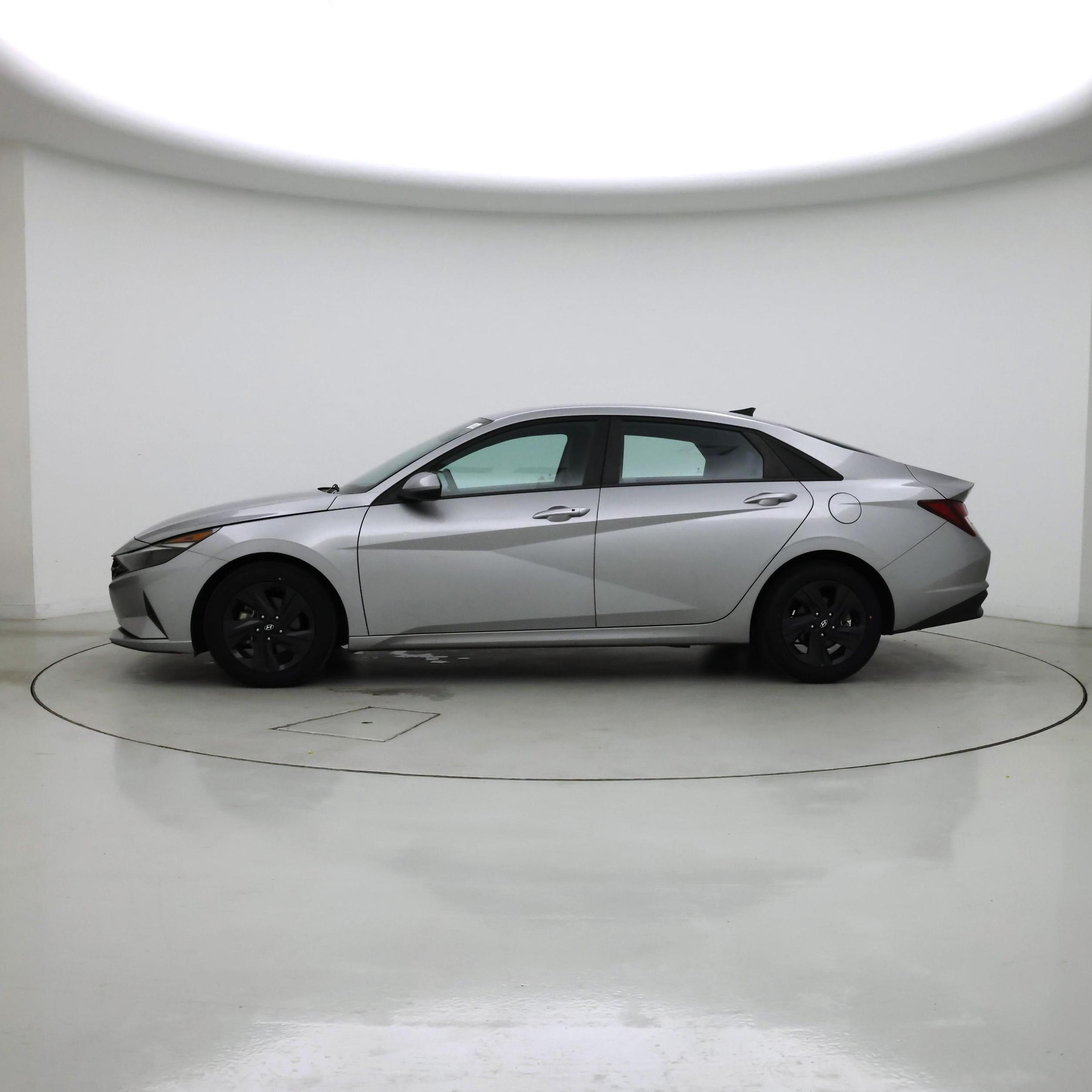 Thumbnail: 2022 Hyundai Elantra - 3
