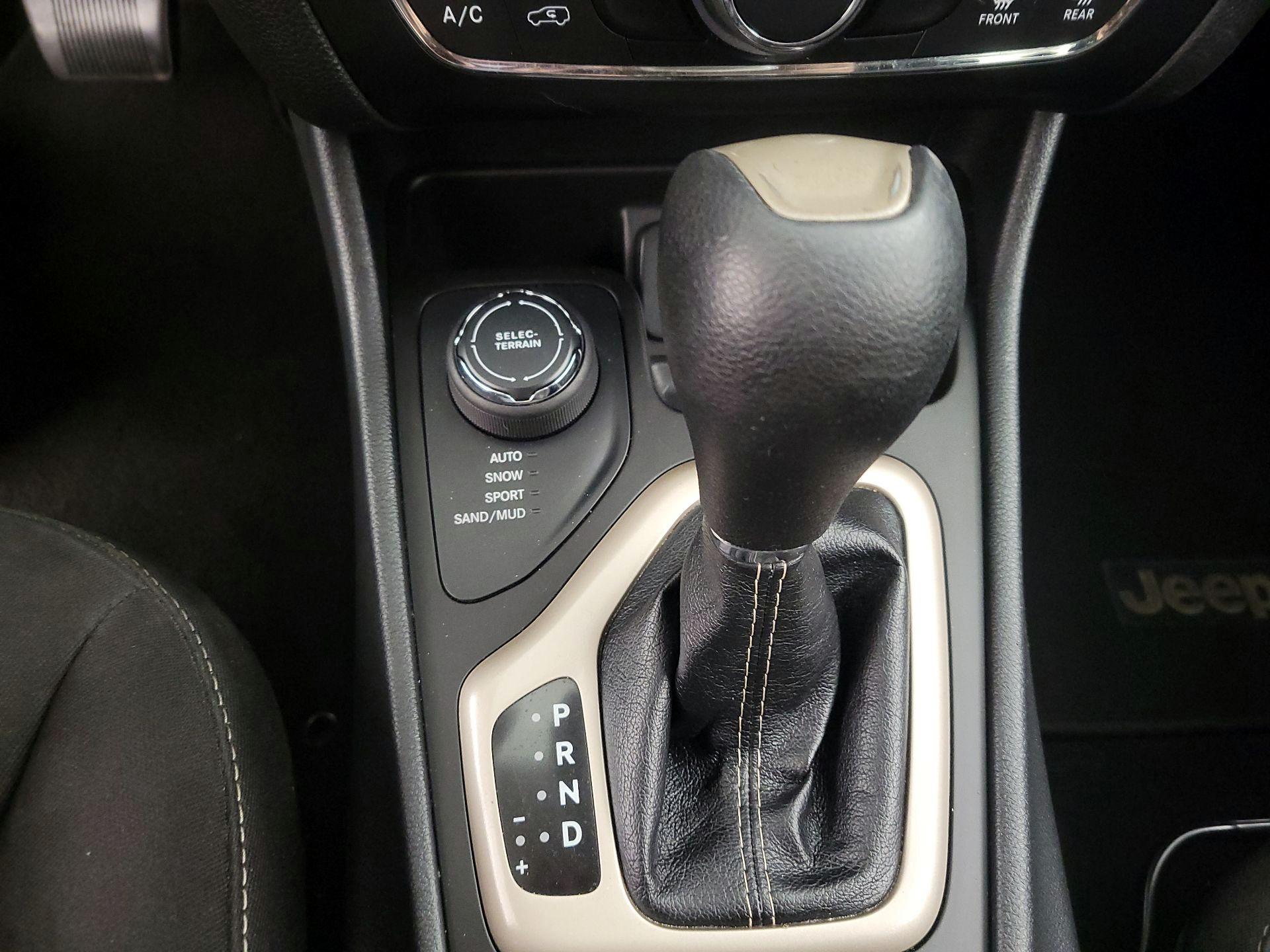 Thumbnail: 2014 Jeep Cherokee - 14
