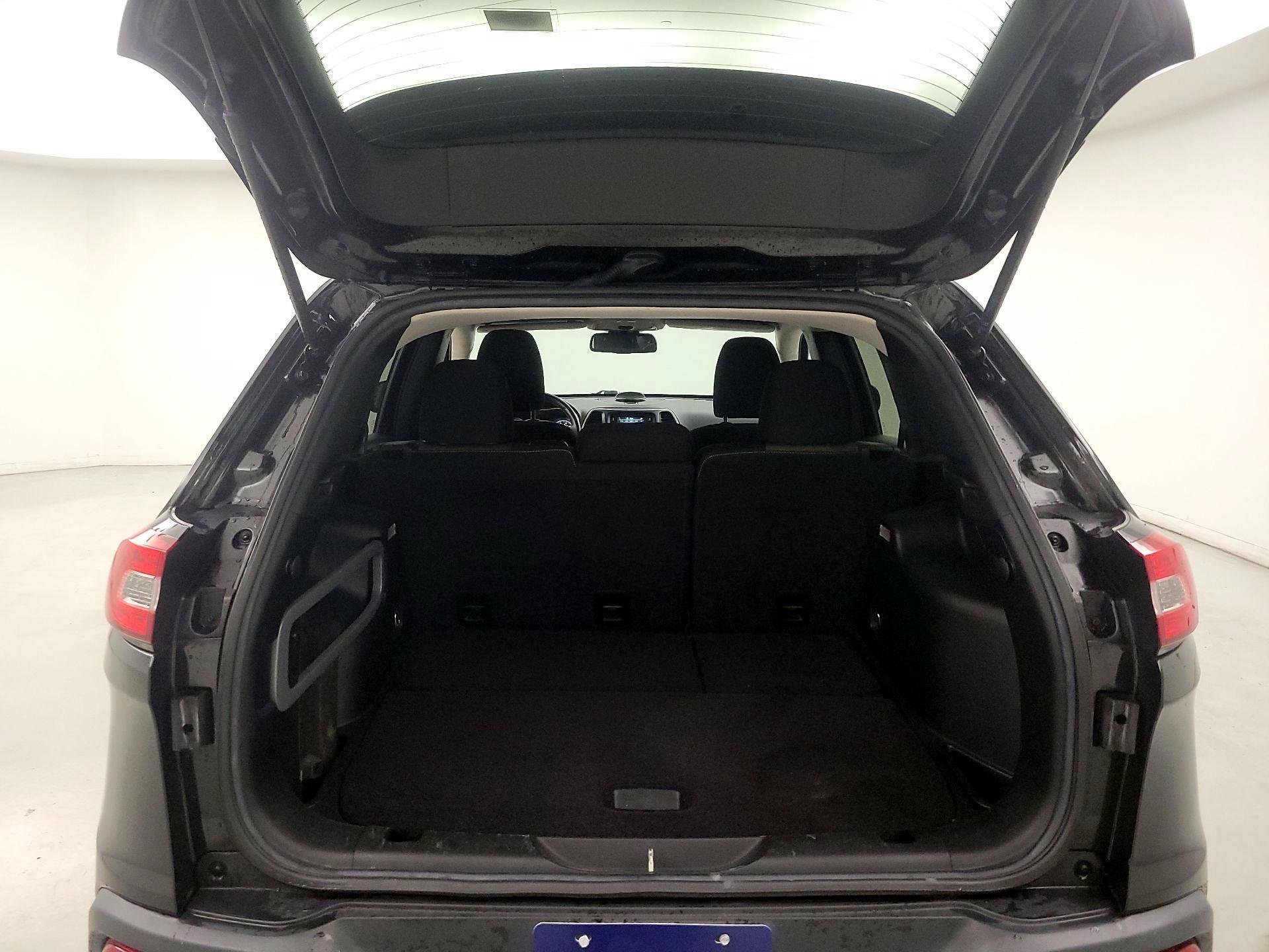 Thumbnail: 2014 Jeep Cherokee - 17