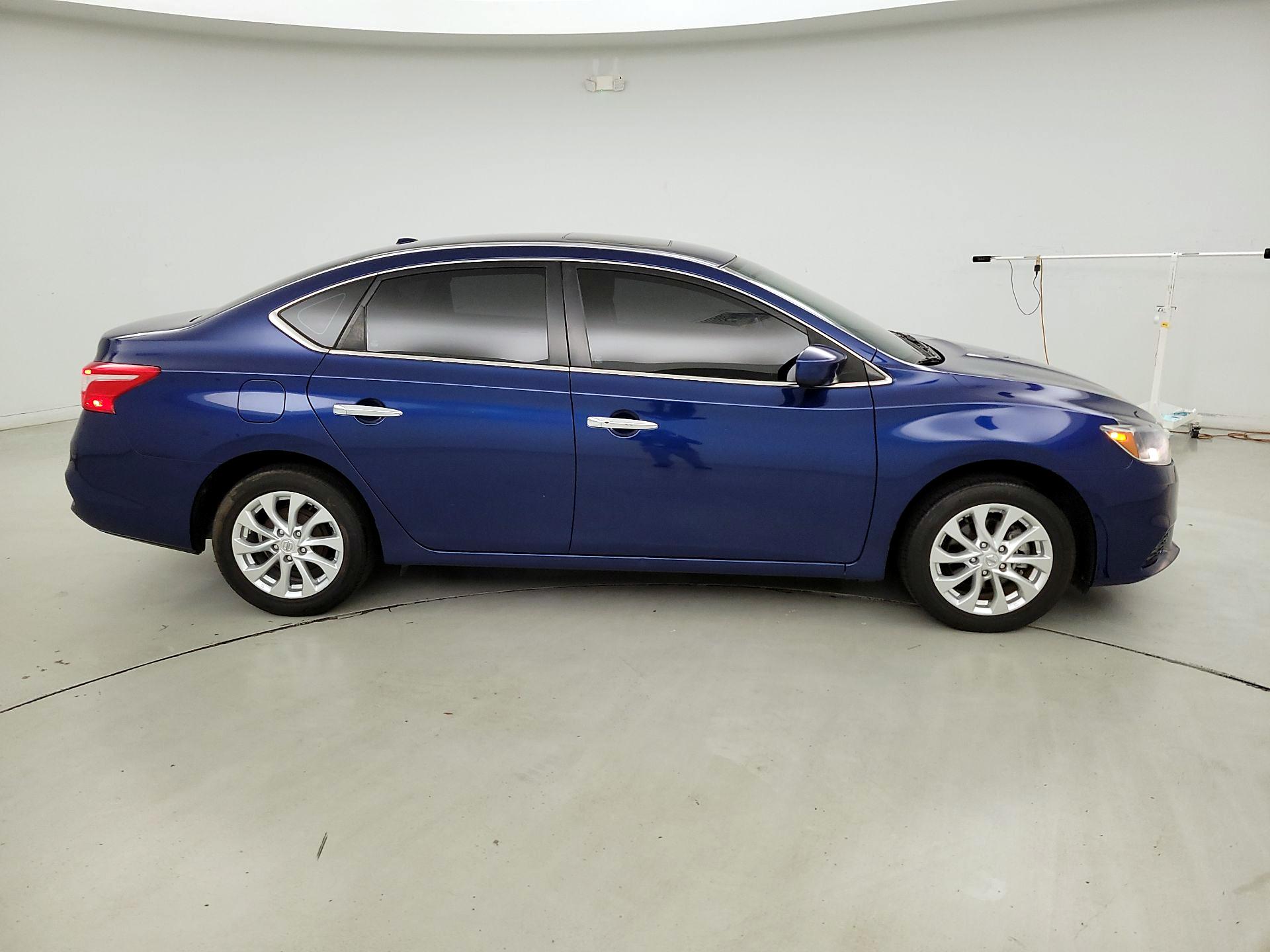 Thumbnail: 2017 Nissan Sentra - 4
