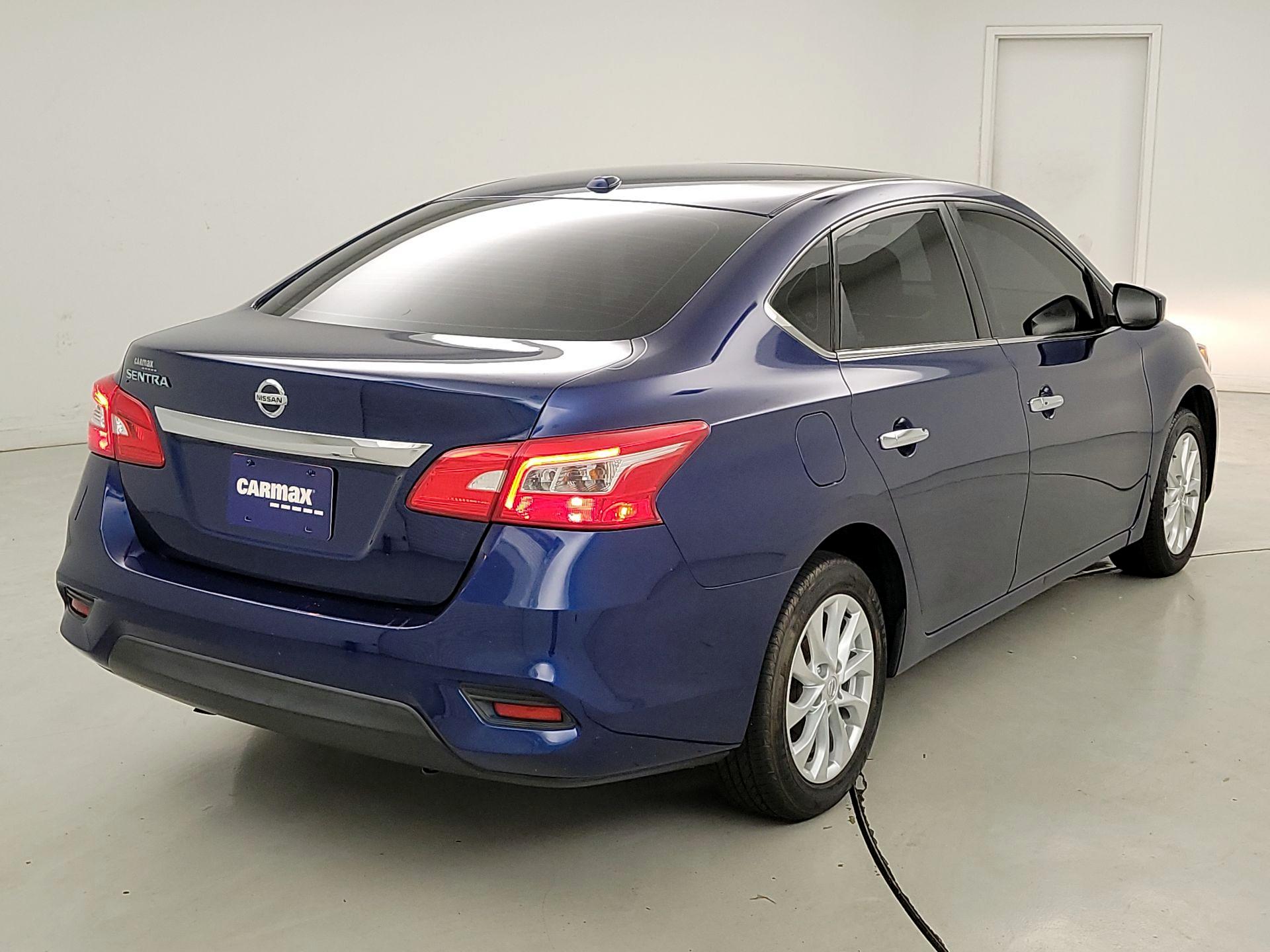 Thumbnail: 2017 Nissan Sentra - 5