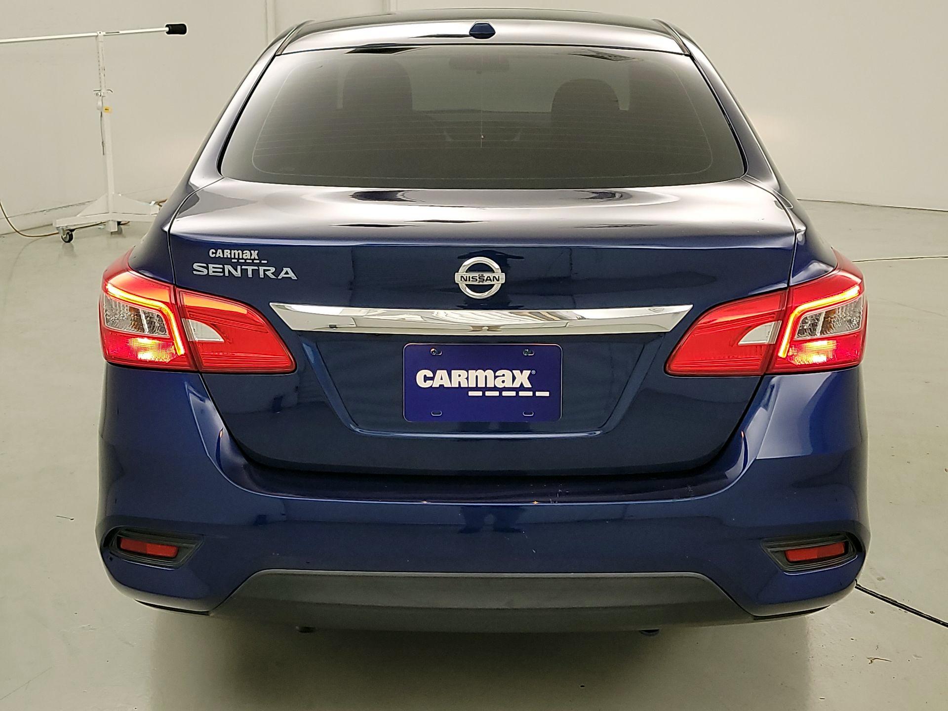 Thumbnail: 2017 Nissan Sentra - 6