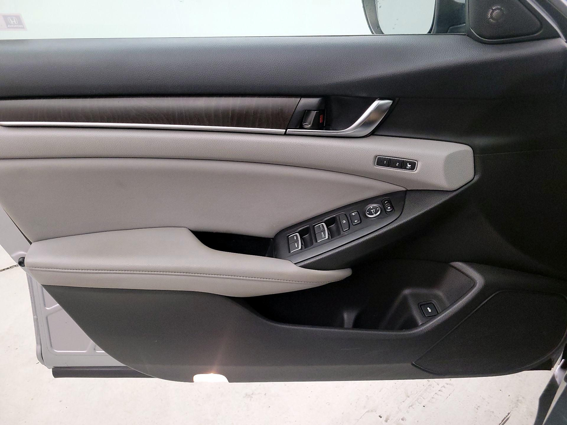 Thumbnail: 2018 Honda Accord - 12