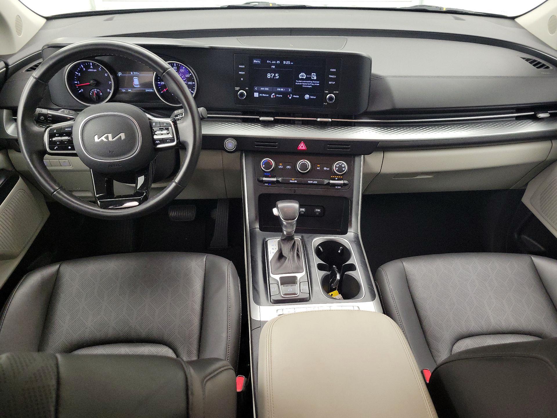 Thumbnail: 2023 Kia Carnival - 9
