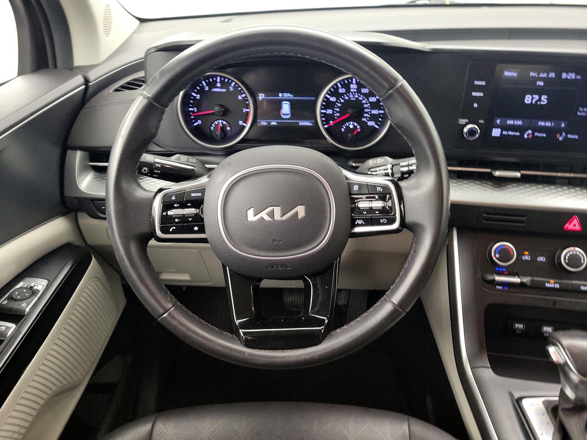 Thumbnail: 2023 Kia Carnival - 10