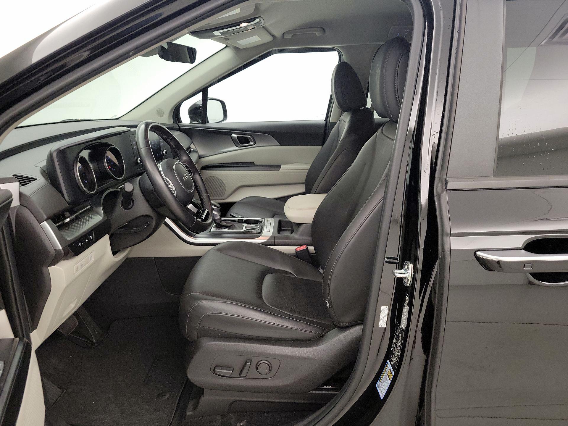 Thumbnail: 2023 Kia Carnival - 11