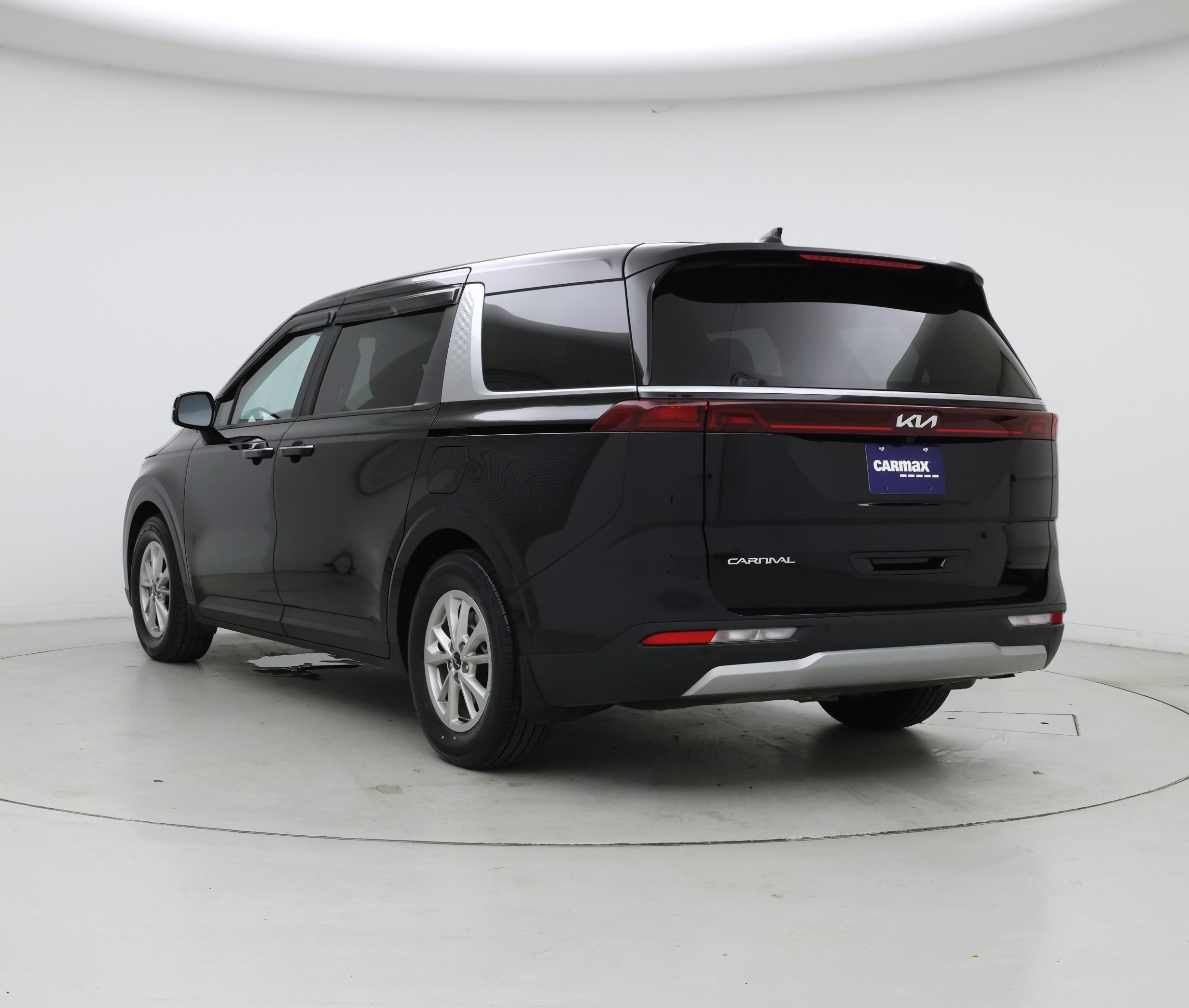 Thumbnail: 2023 Kia Carnival - 2
