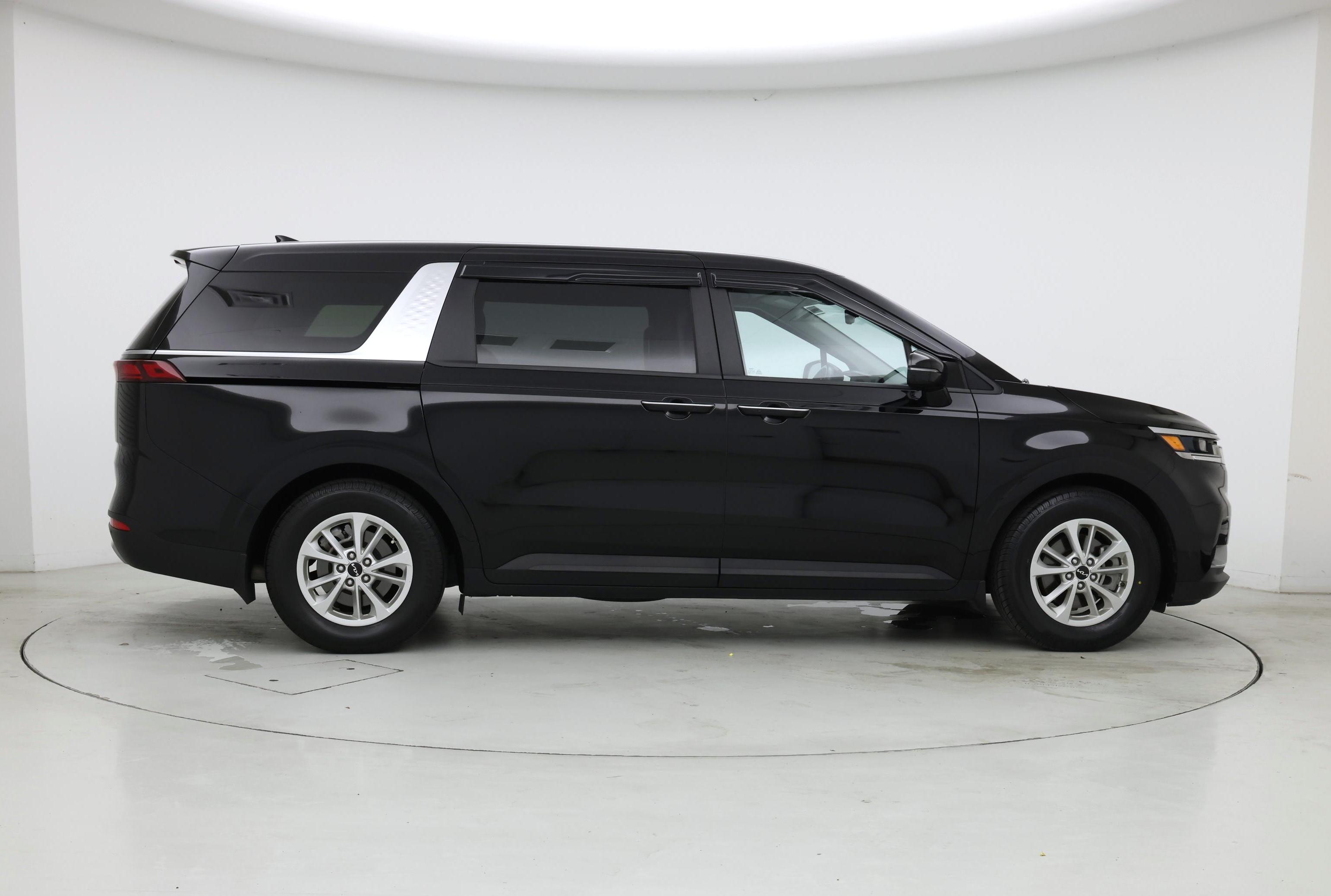 Thumbnail: 2023 Kia Carnival - 7