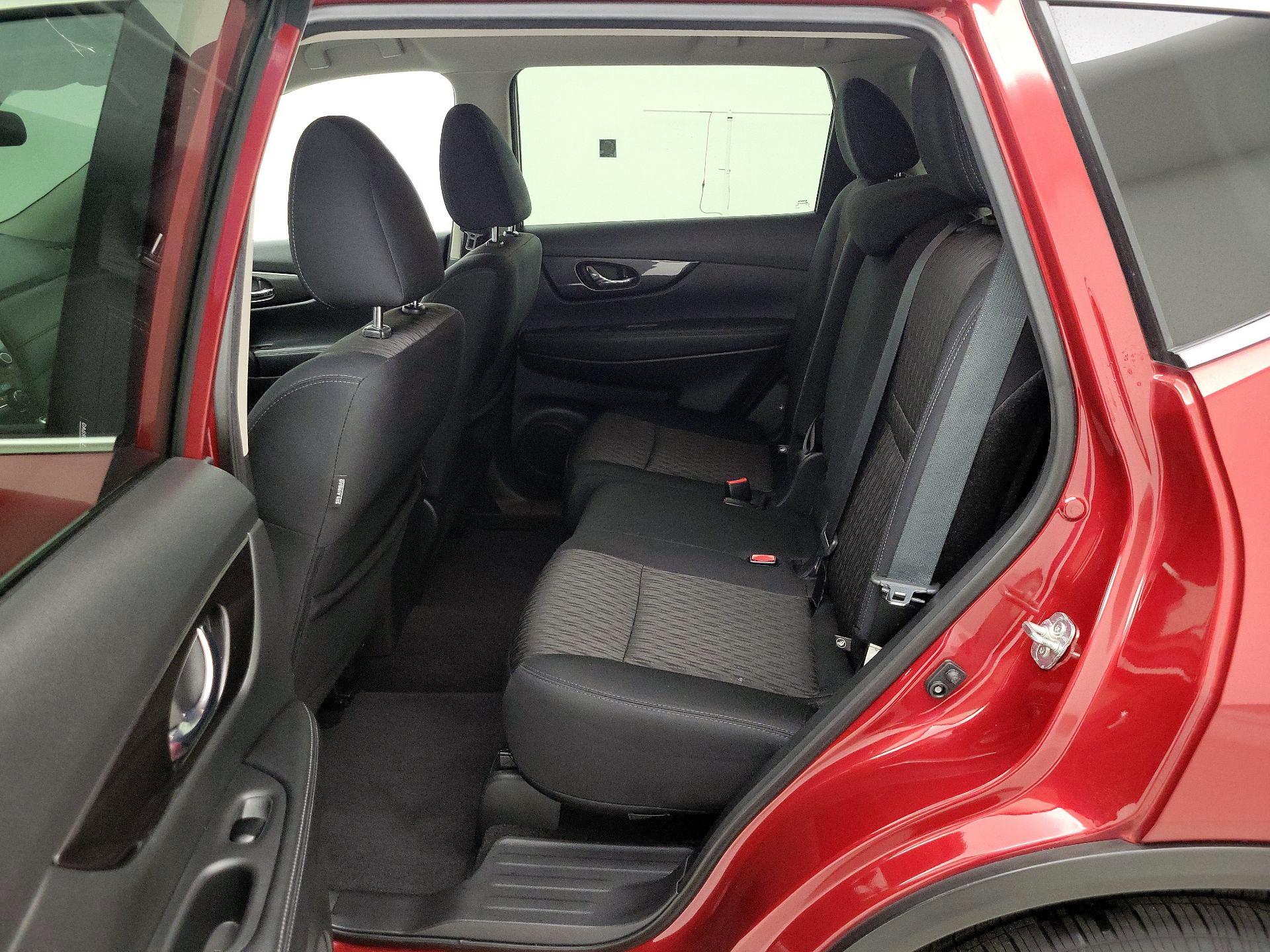 Thumbnail: 2019 Nissan Rogue - 19