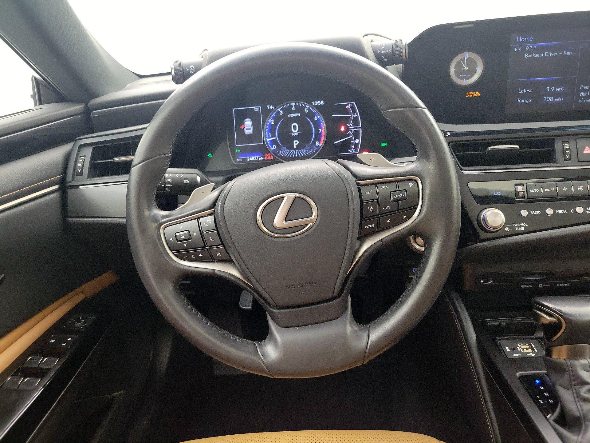 Thumbnail: 2022 Lexus ES - 10