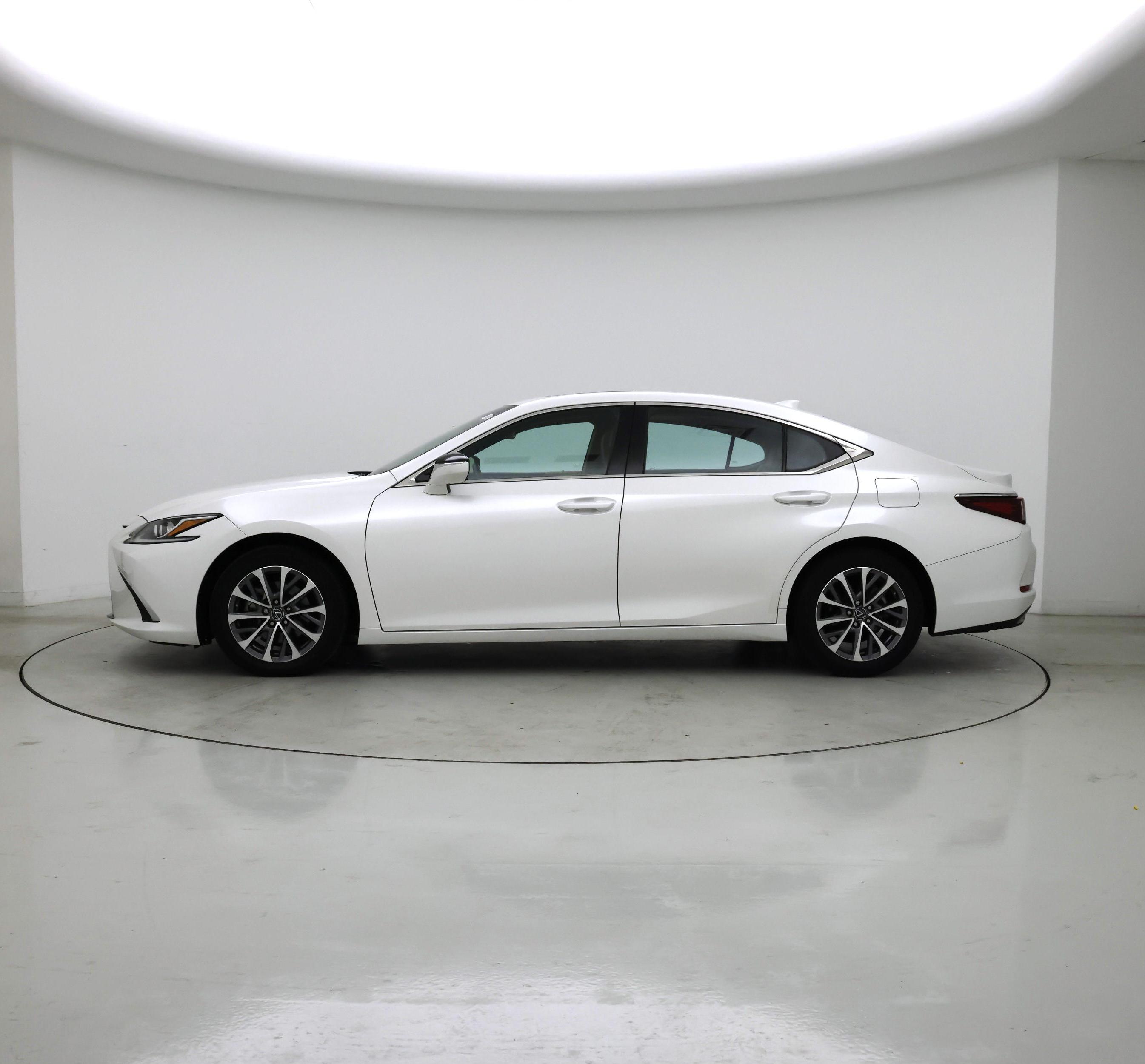 Thumbnail: 2022 Lexus ES - 3