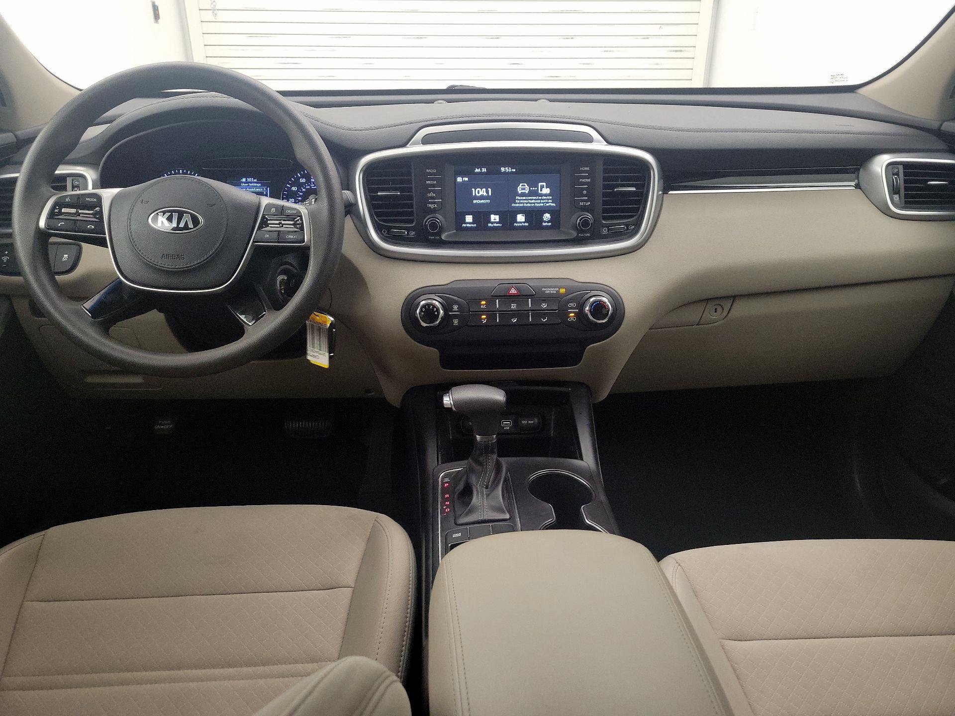 Thumbnail: 2019 Kia Sorento - 9