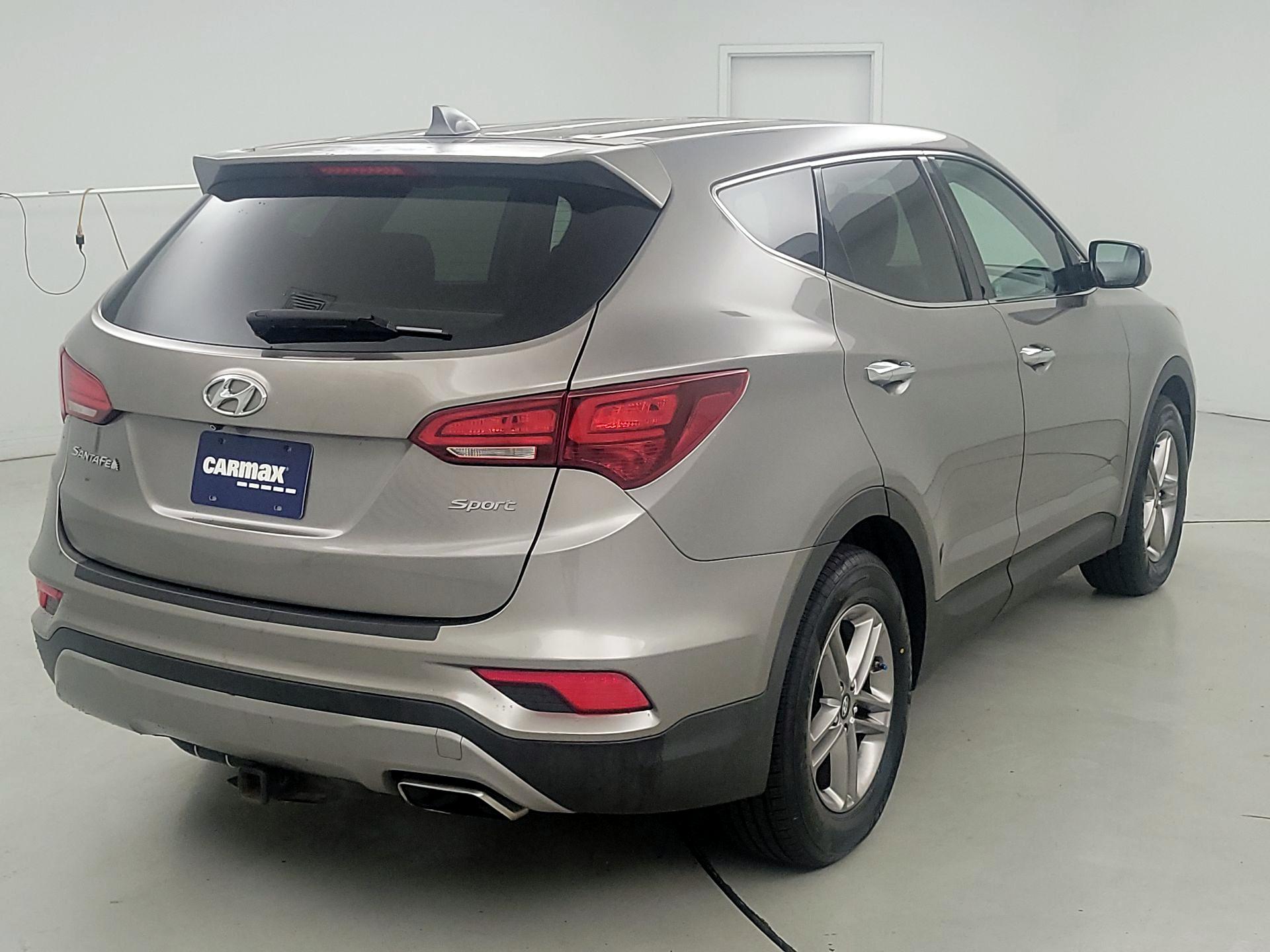 Thumbnail: 2017 Hyundai Santa Fe - 5
