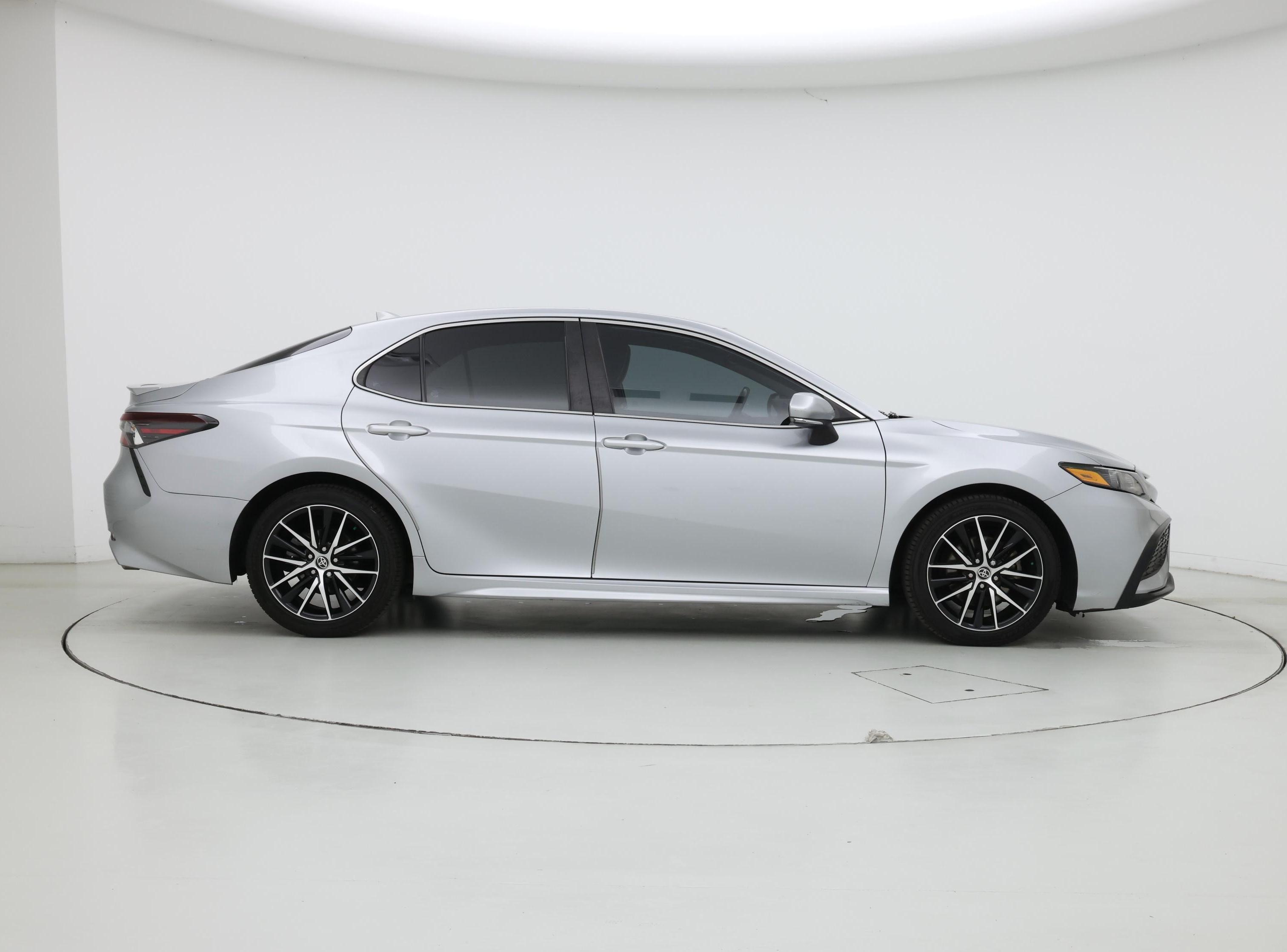 Thumbnail: 2022 Toyota Camry - 7