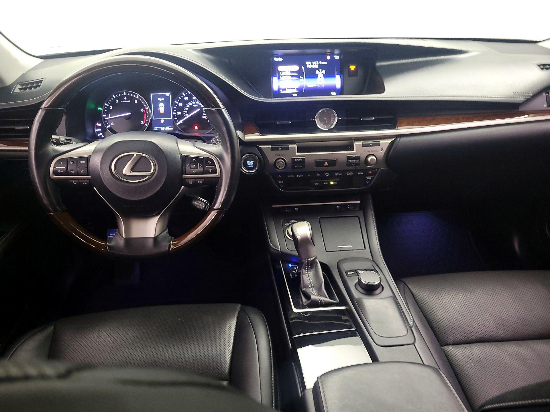 Thumbnail: 2017 Lexus ES - 9