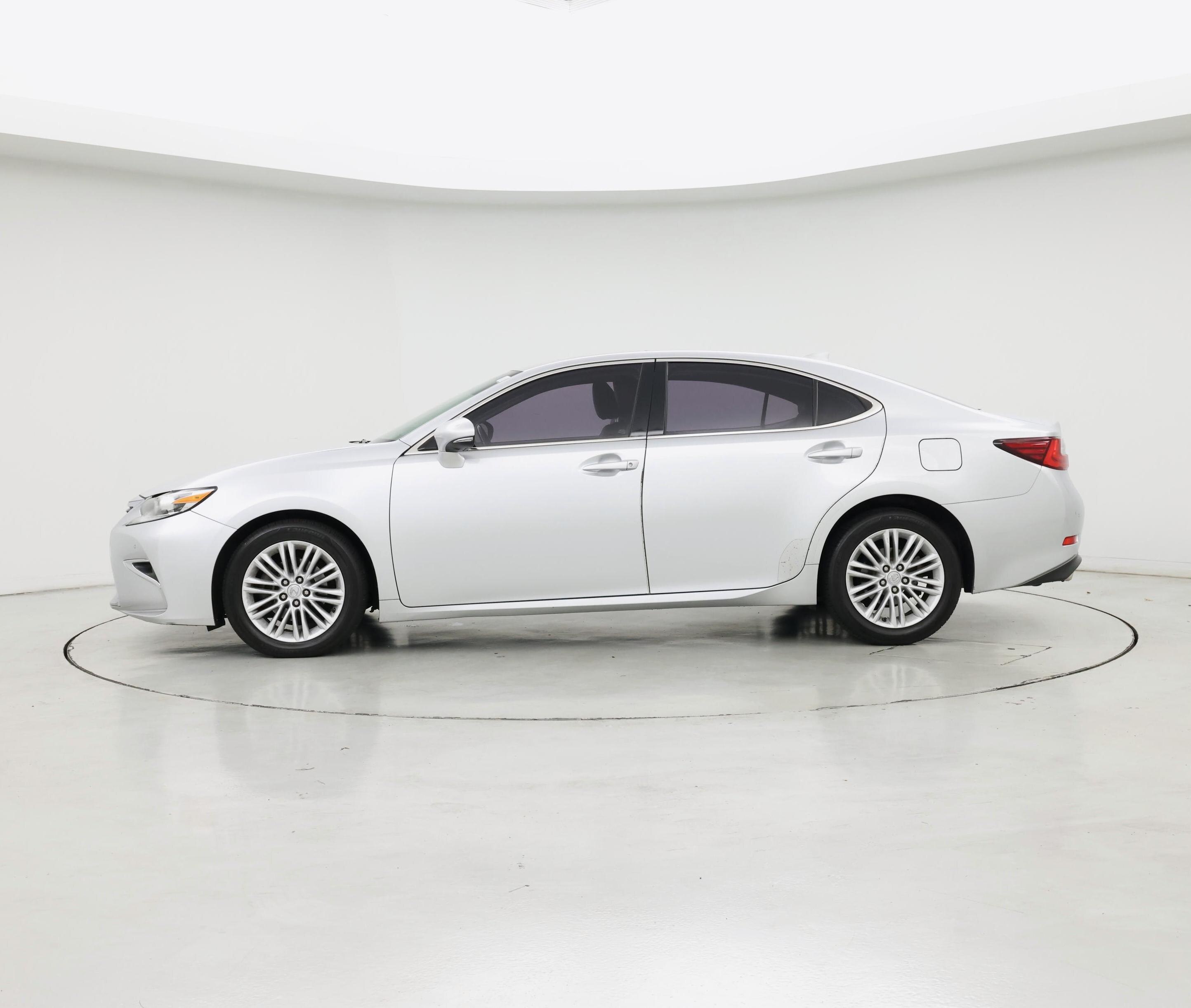 Thumbnail: 2017 Lexus ES - 3